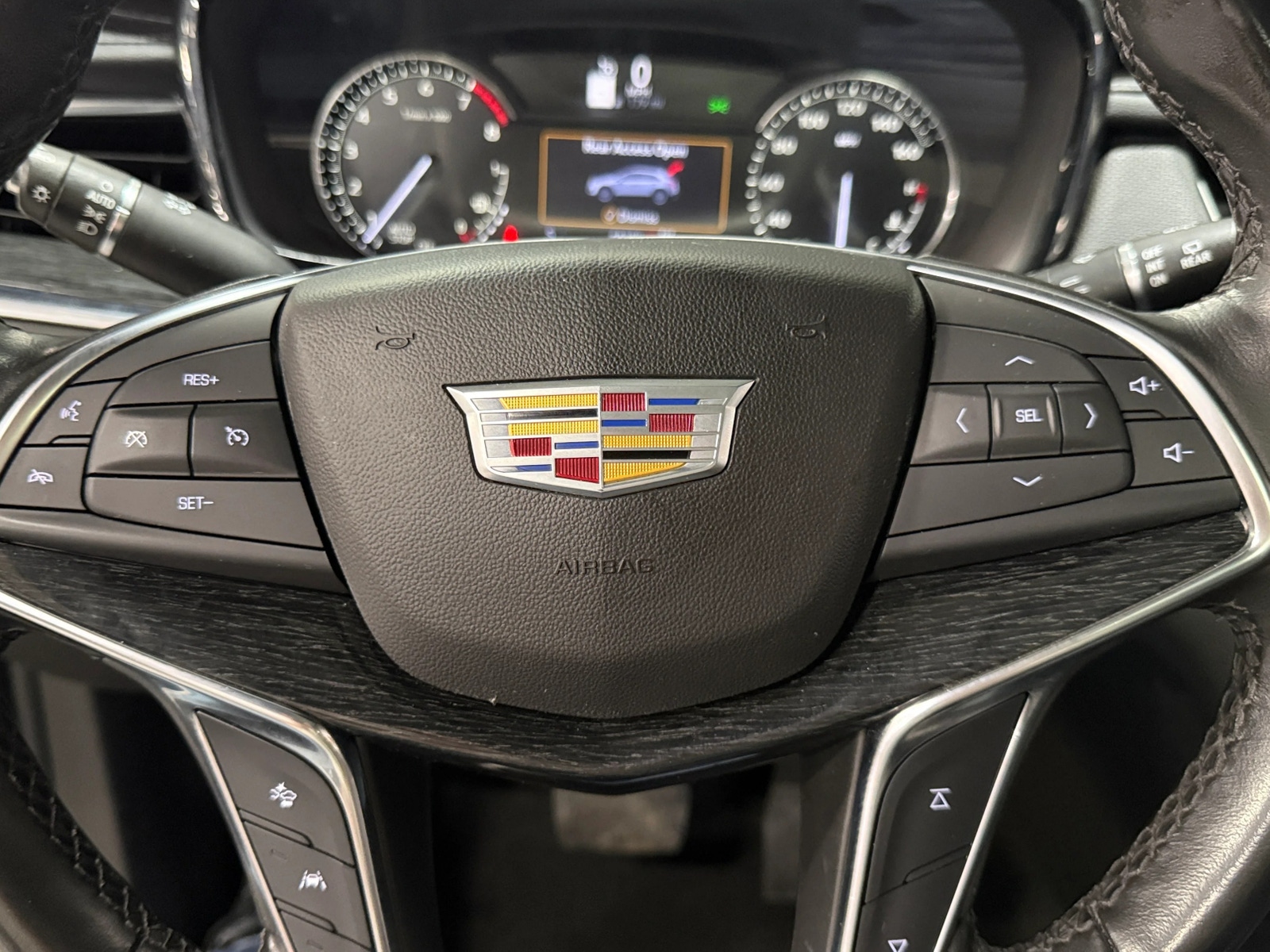 Thumbnail: 2023 Cadillac XT5 - 4