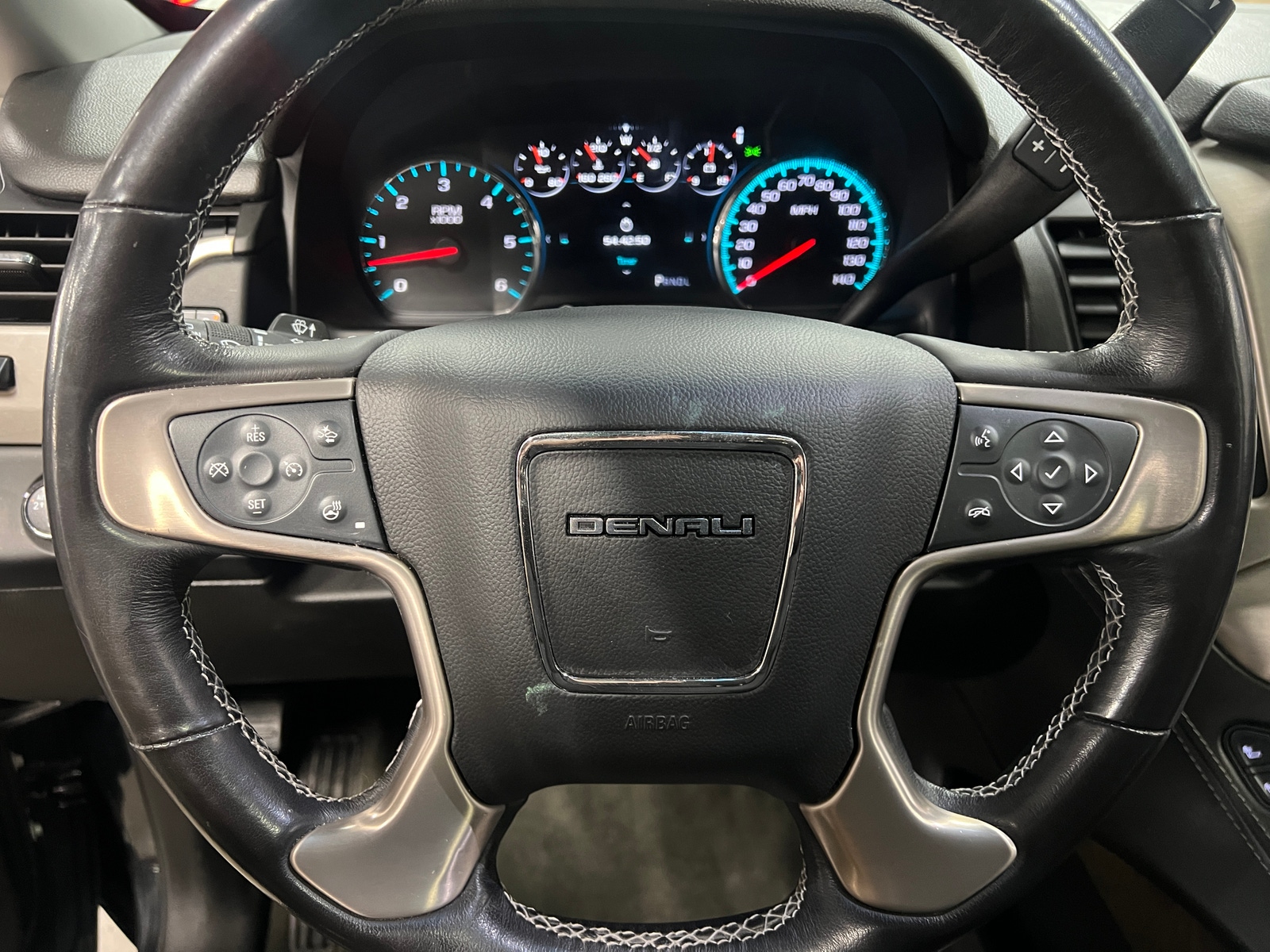 Thumbnail: 2018 GMC Yukon - 4