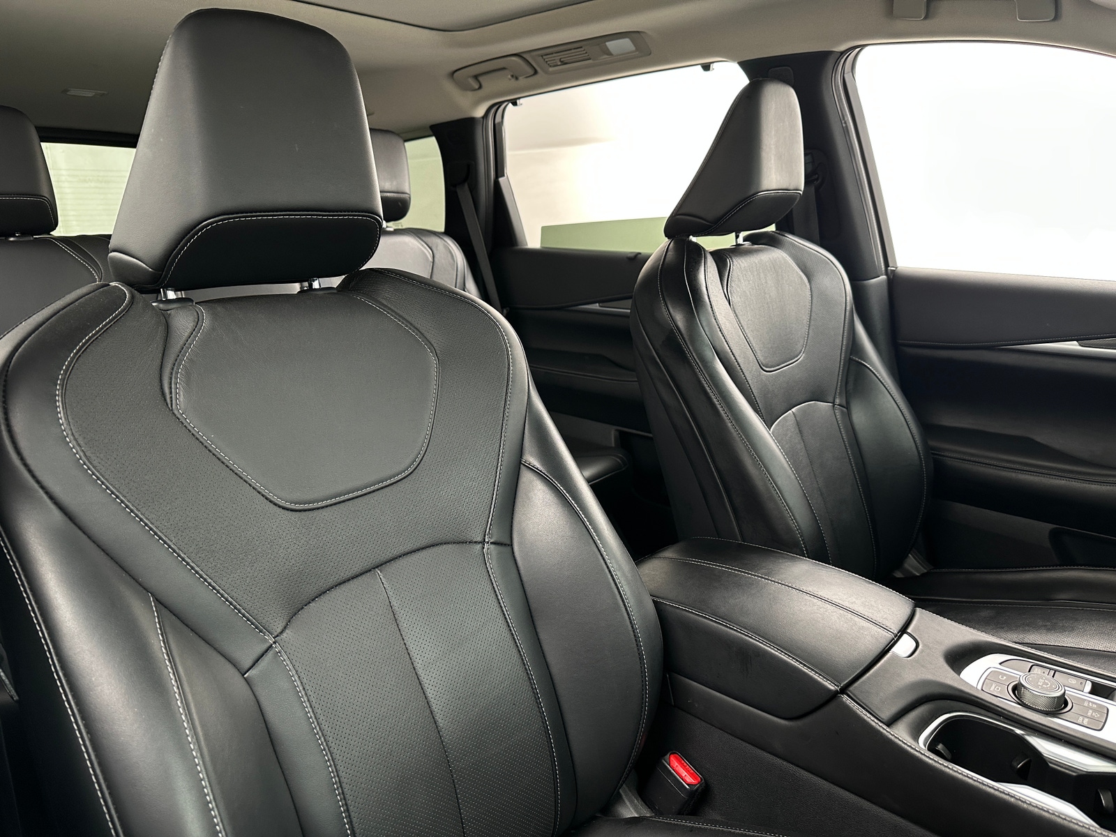 Thumbnail: 2023 INFINITI QX60 - 2