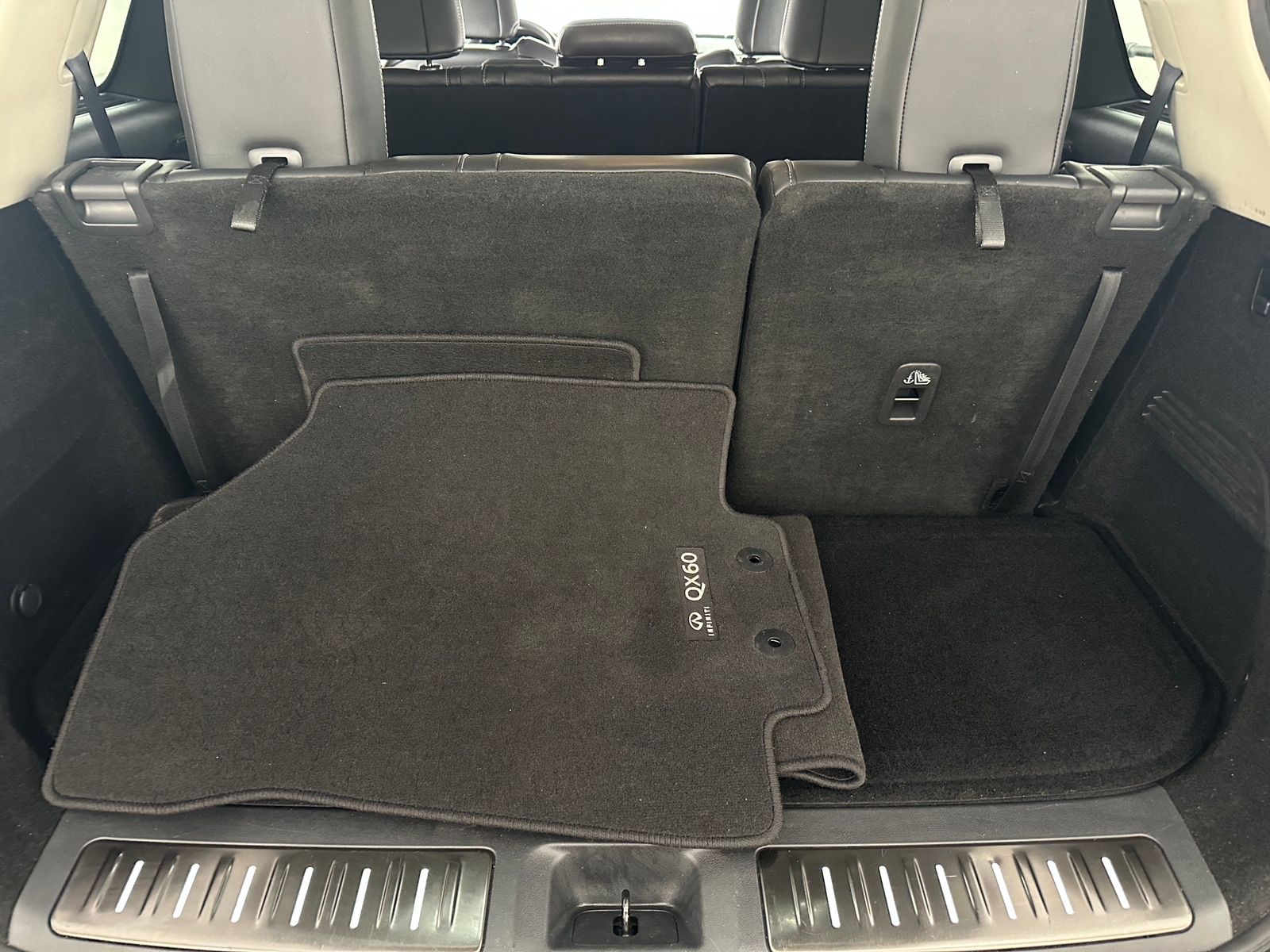 Thumbnail: 2023 INFINITI QX60 - 7