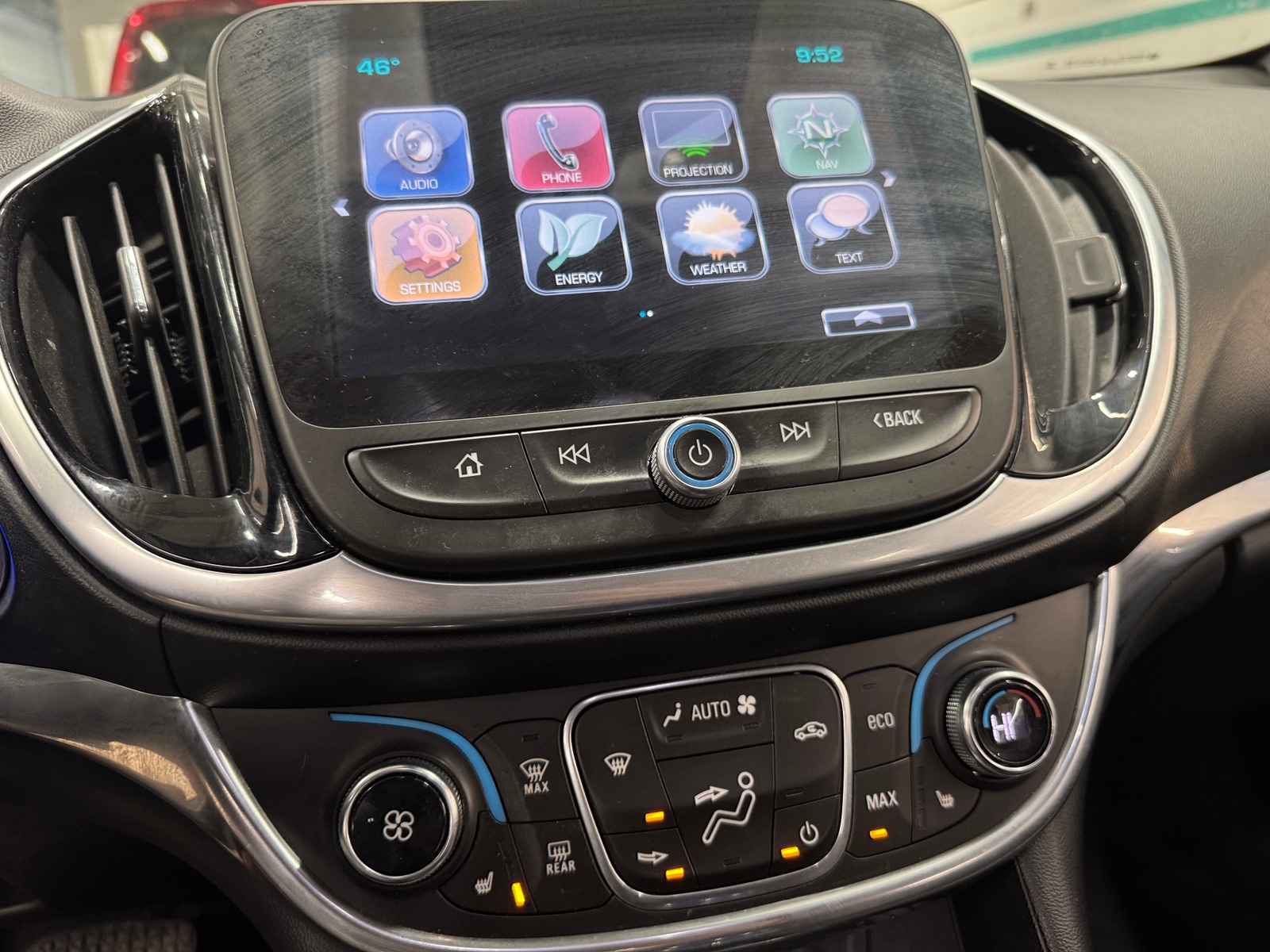 Thumbnail: 2017 Chevrolet Volt - 3