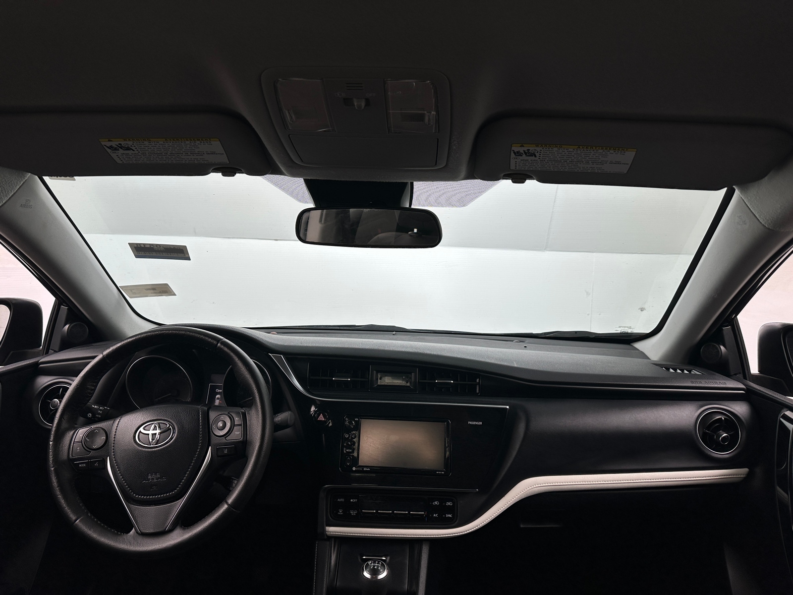 Thumbnail: 2017 Toyota Corolla iM - 3