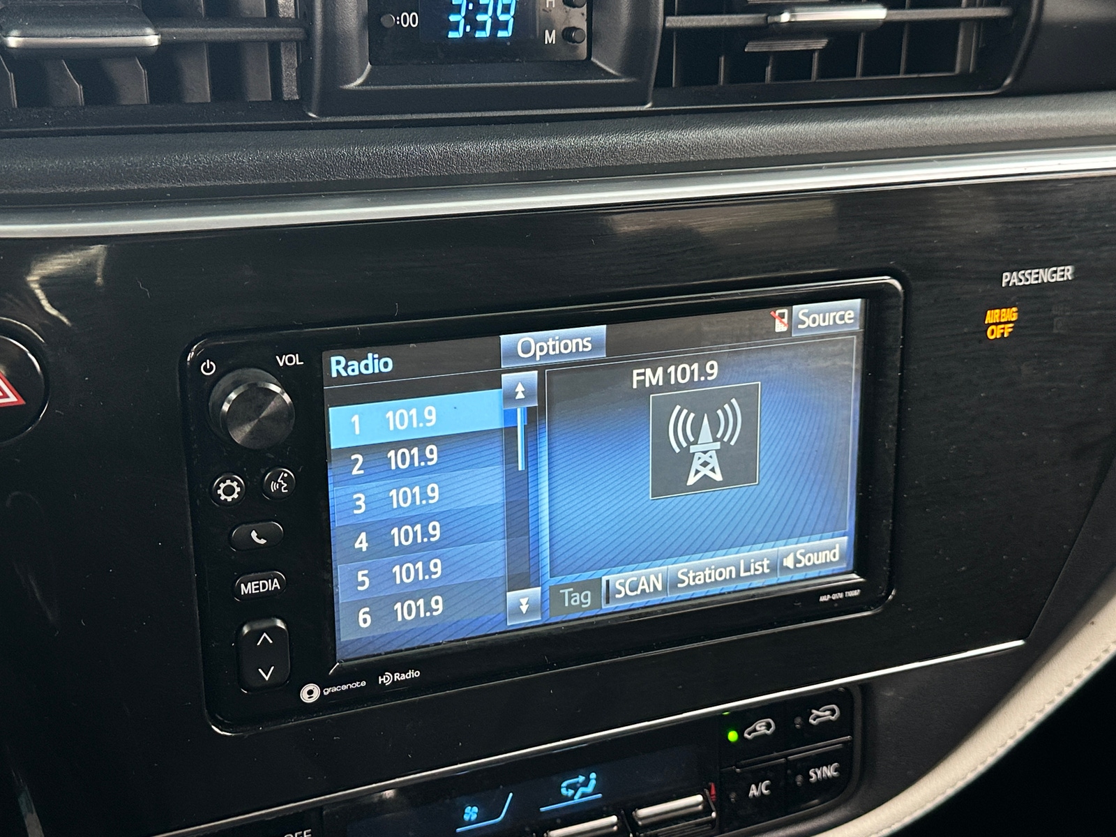 Thumbnail: 2017 Toyota Corolla iM - 4