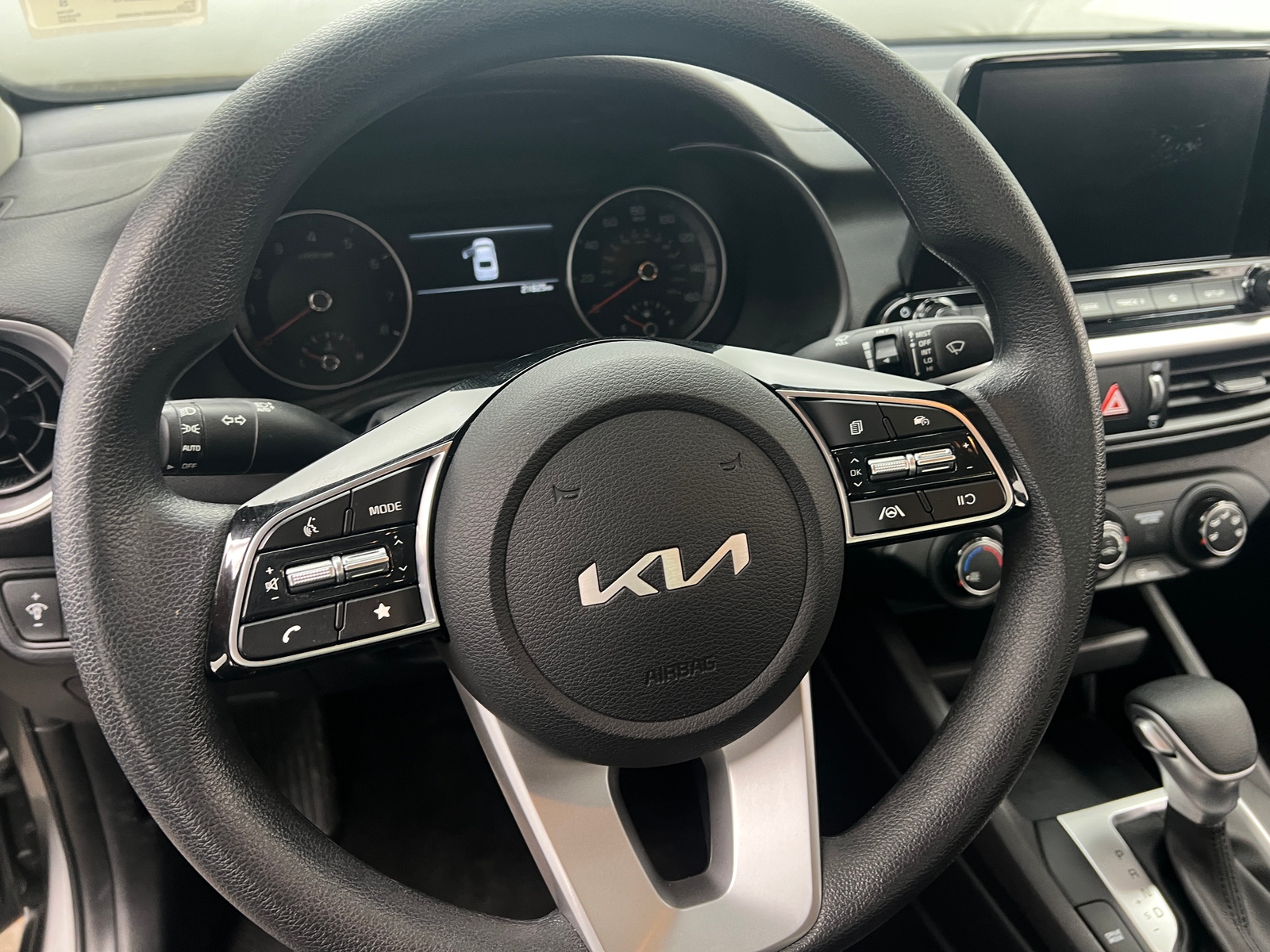 Thumbnail: 2022 Kia Forte - 5