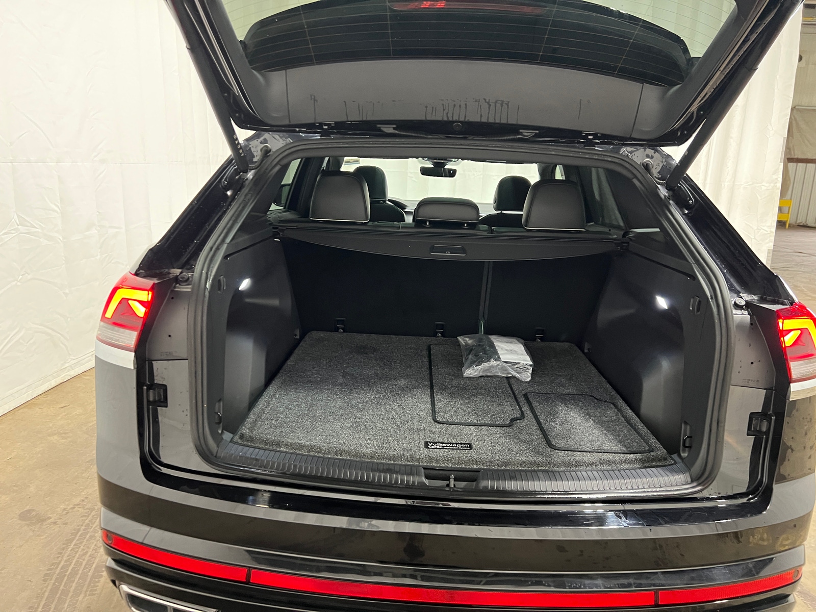 Thumbnail: 2024 Volkswagen Atlas - 6