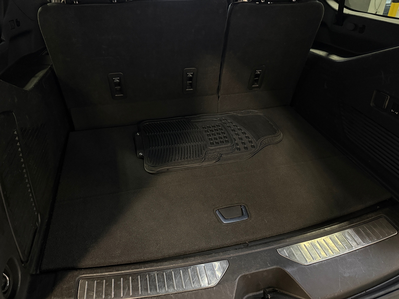 Thumbnail: 2023 Chevrolet Suburban - 6