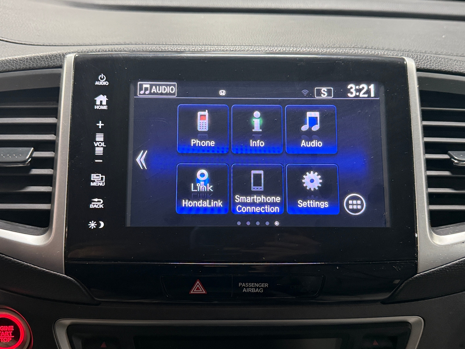 Thumbnail: 2017 Honda Pilot - 3