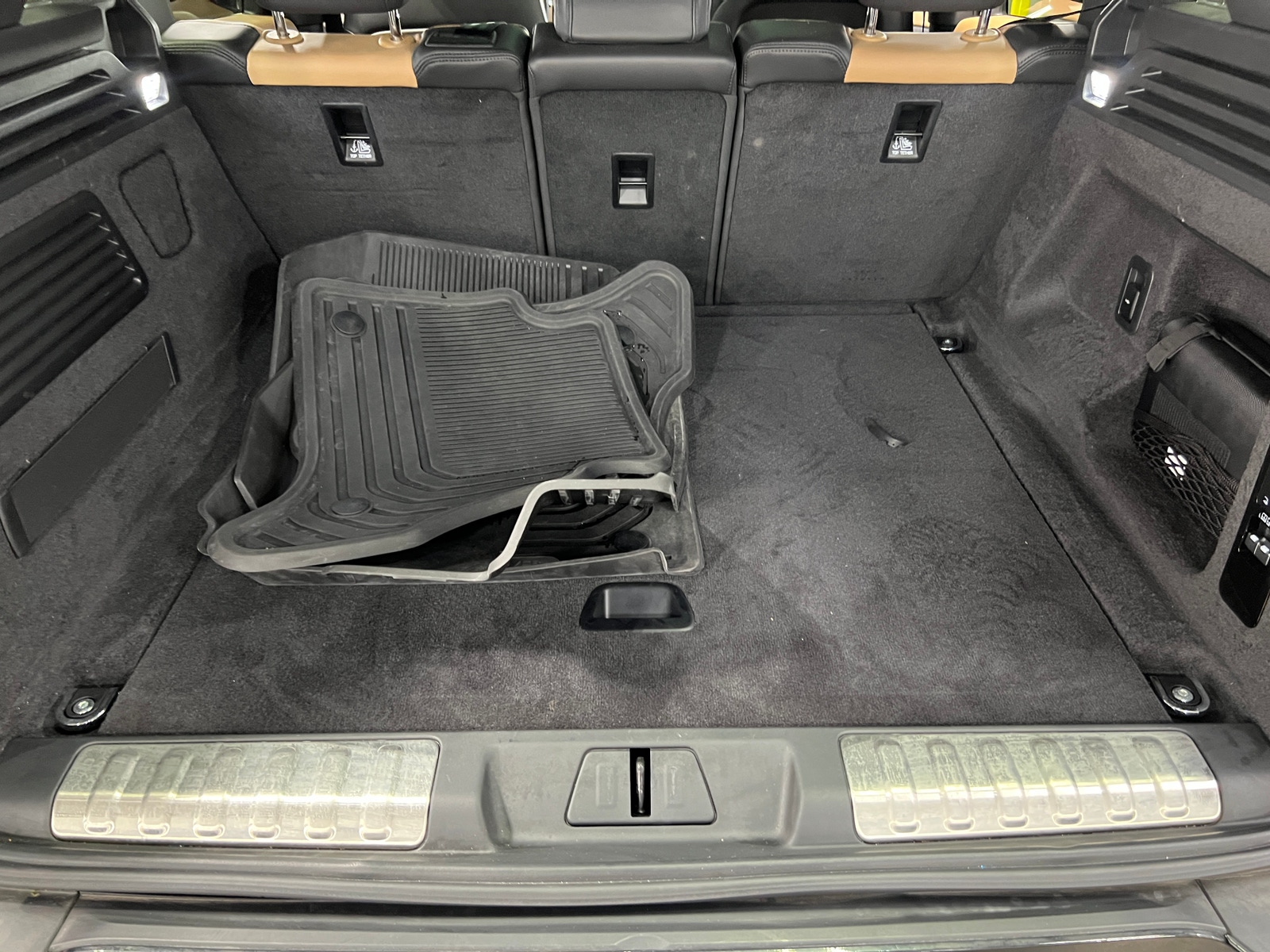 Thumbnail: 2024 Land Rover Range Rover Sport - 6