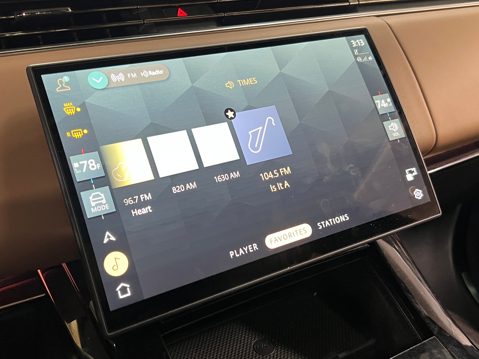 Thumbnail: 2024 Land Rover Range Rover Sport - 3