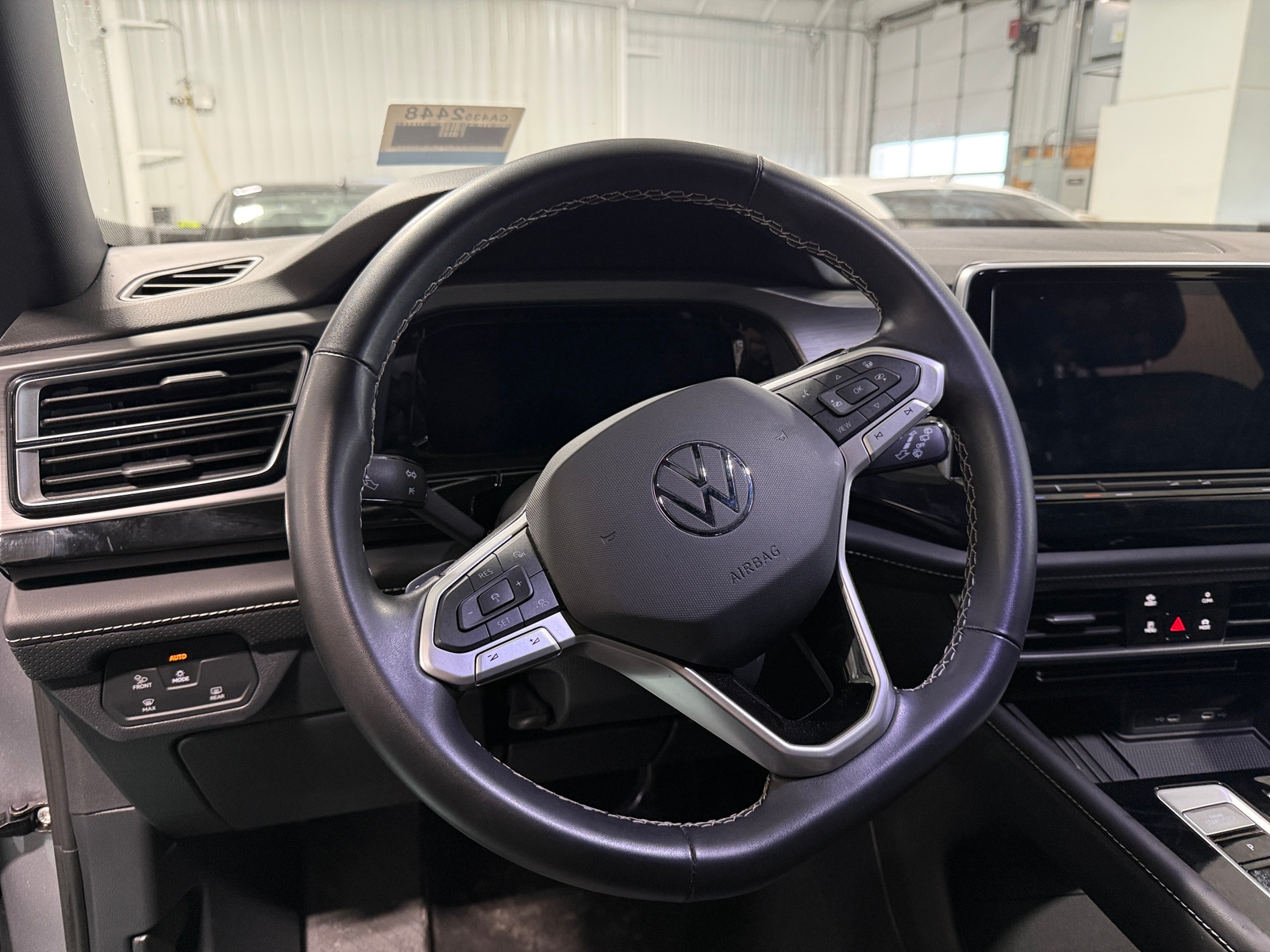 Thumbnail: 2025 Volkswagen Atlas - 4