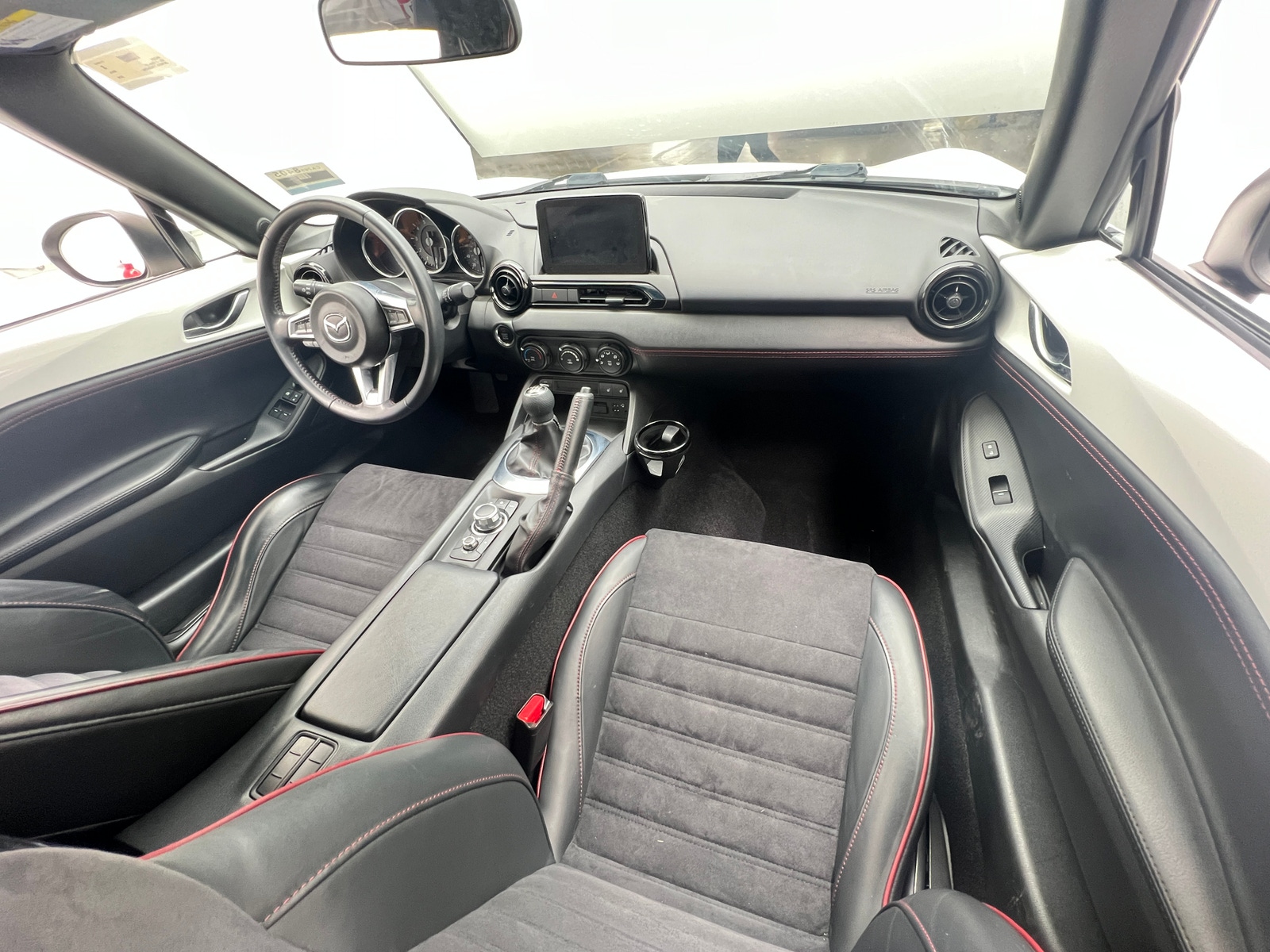 Thumbnail: 2019 Mazda MX-5 Miata - 3