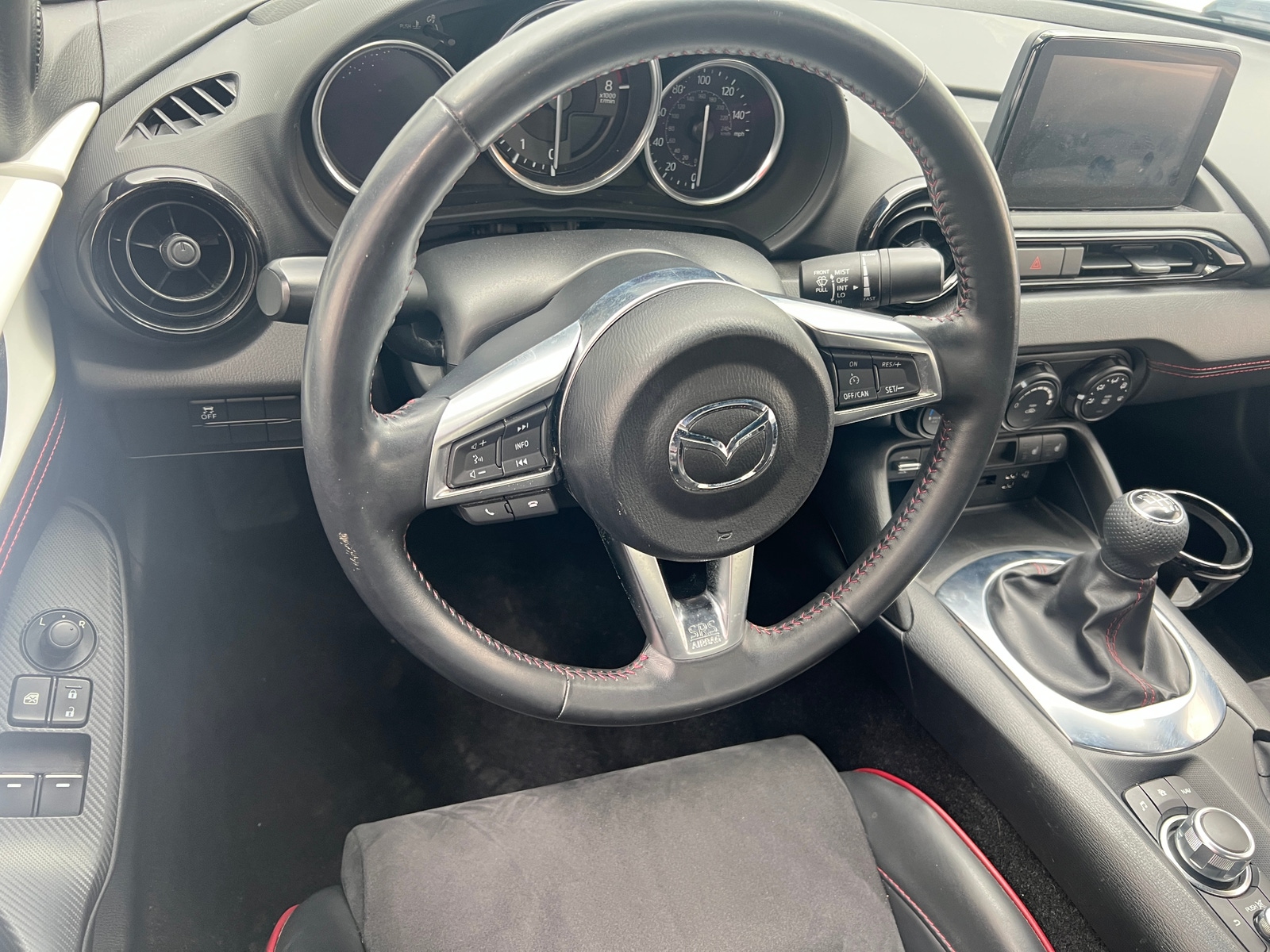 Thumbnail: 2019 Mazda MX-5 Miata - 5