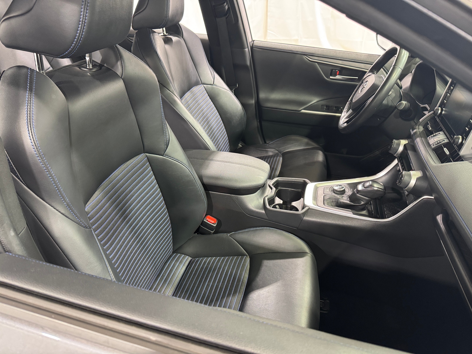 Thumbnail: 2020 Toyota RAV4 - 2