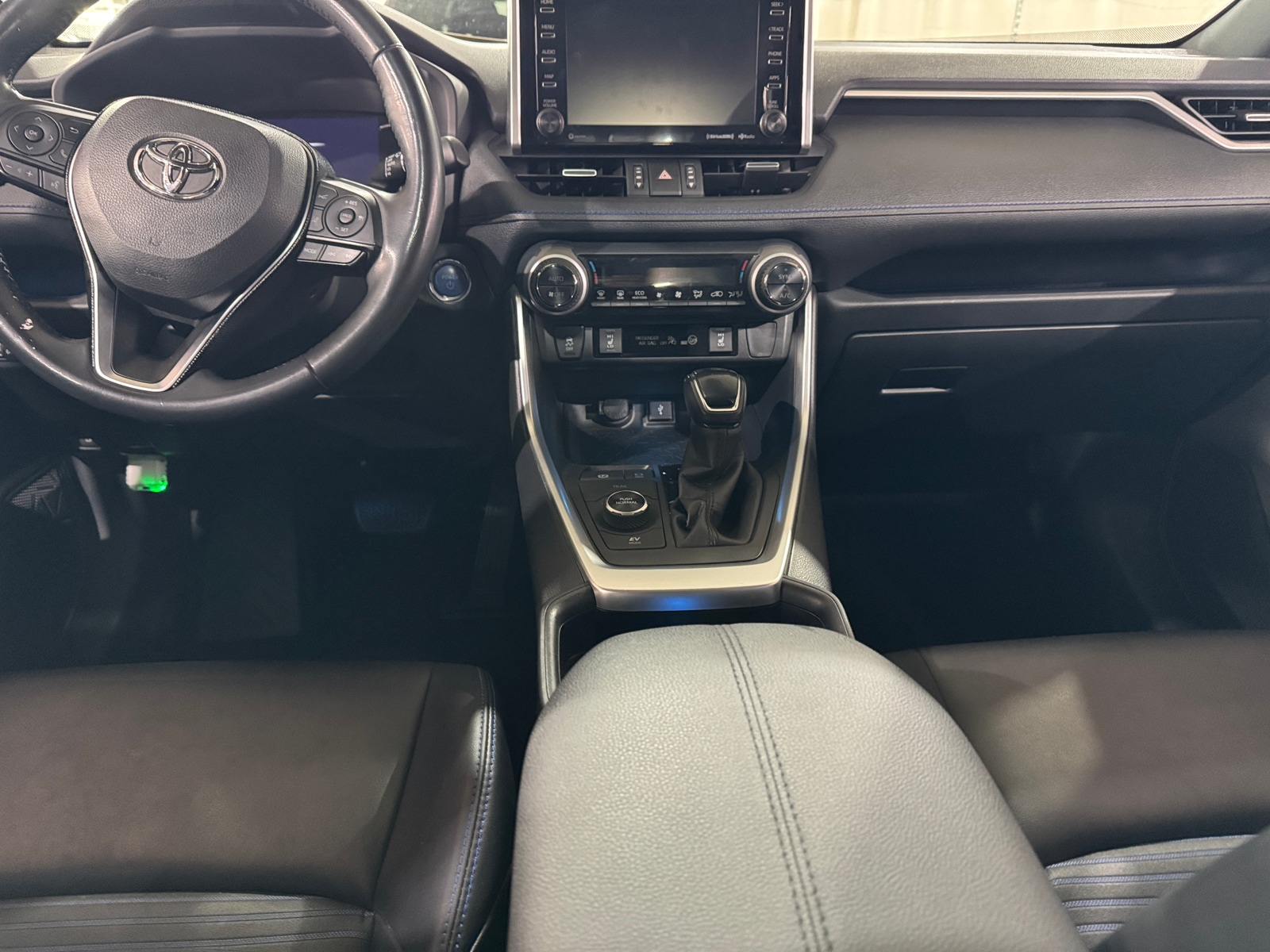 Thumbnail: 2020 Toyota RAV4 - 3