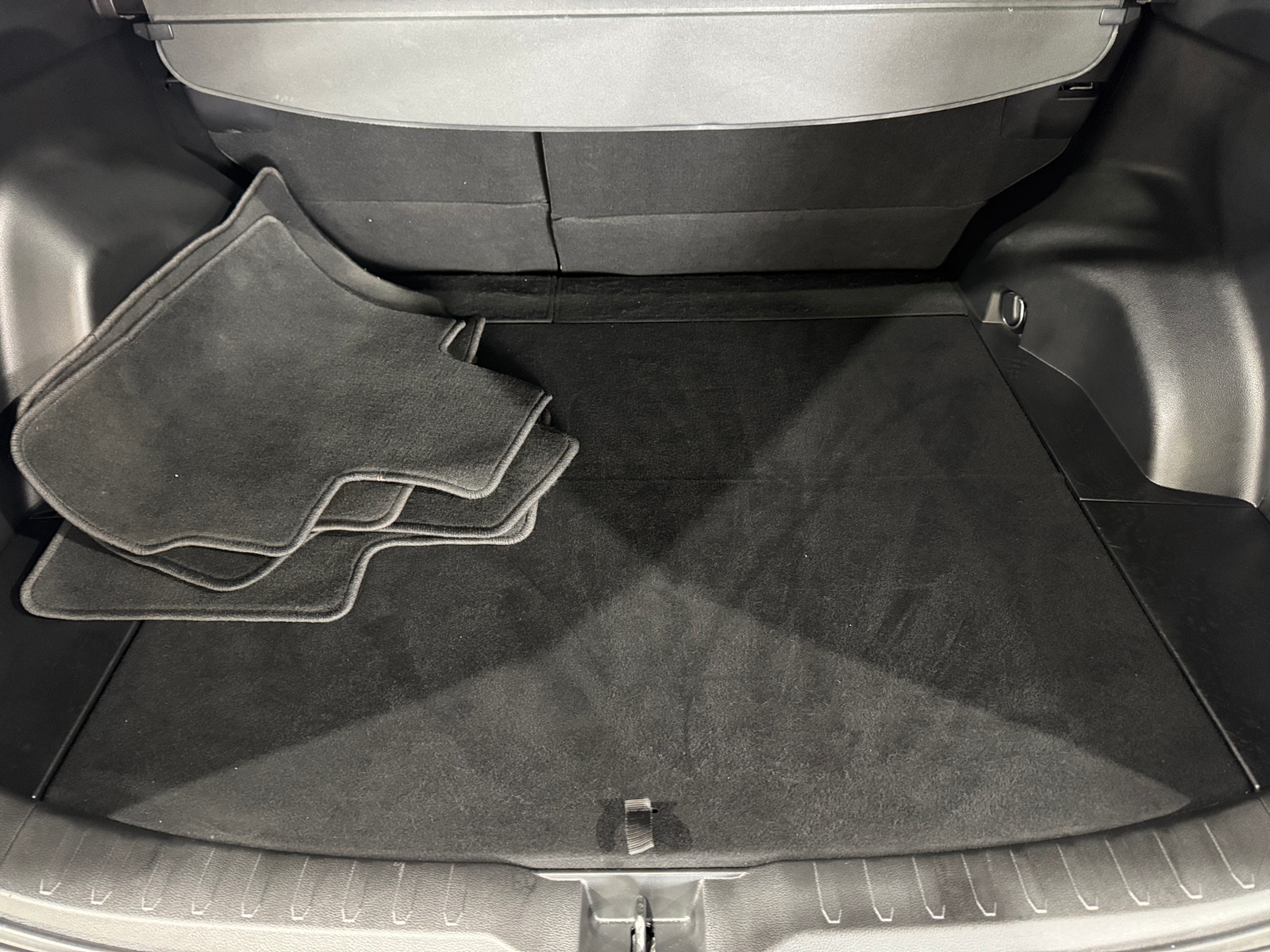 Thumbnail: 2020 Toyota RAV4 - 7