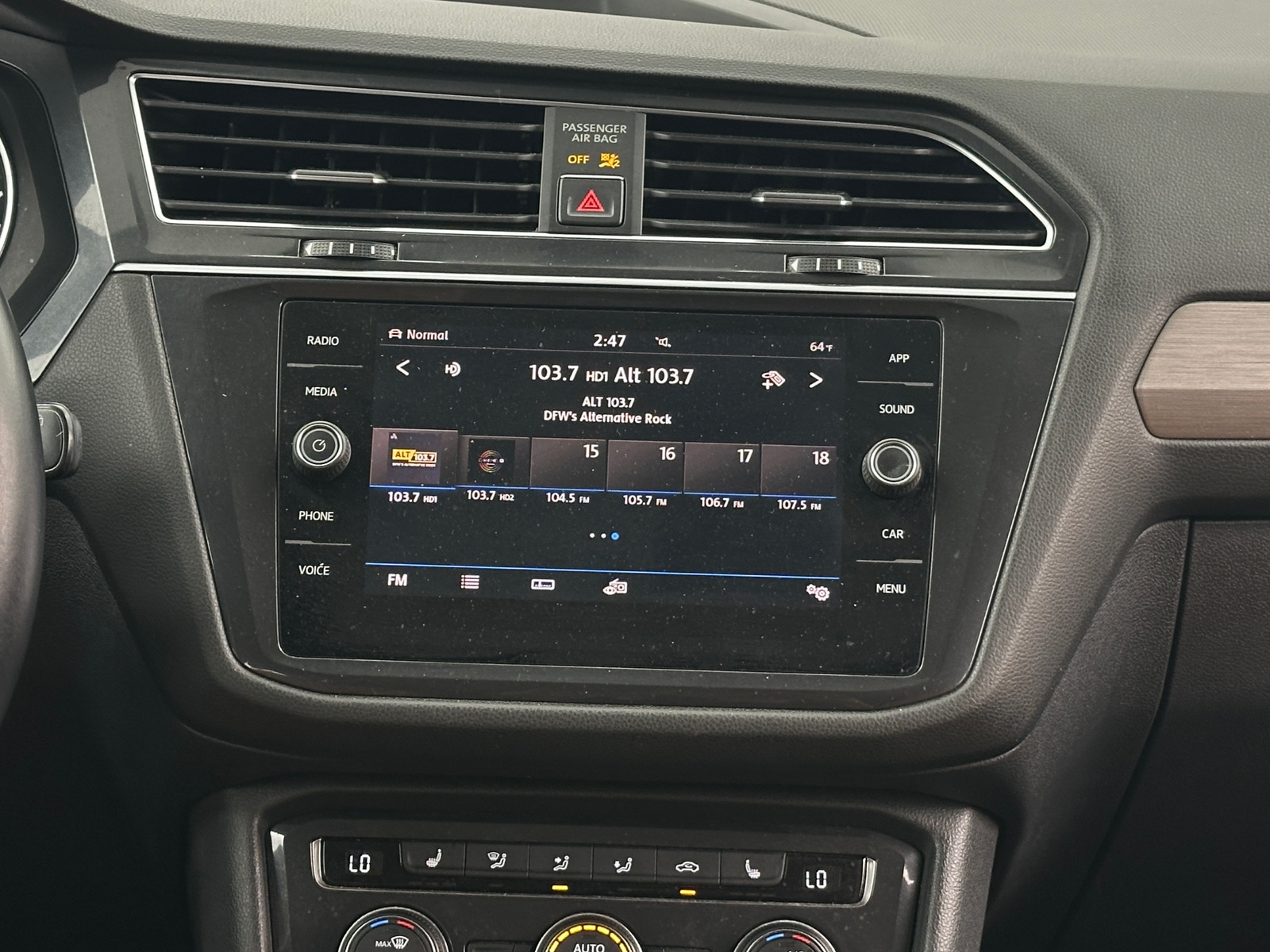 Thumbnail: 2018 Volkswagen Tiguan - 3