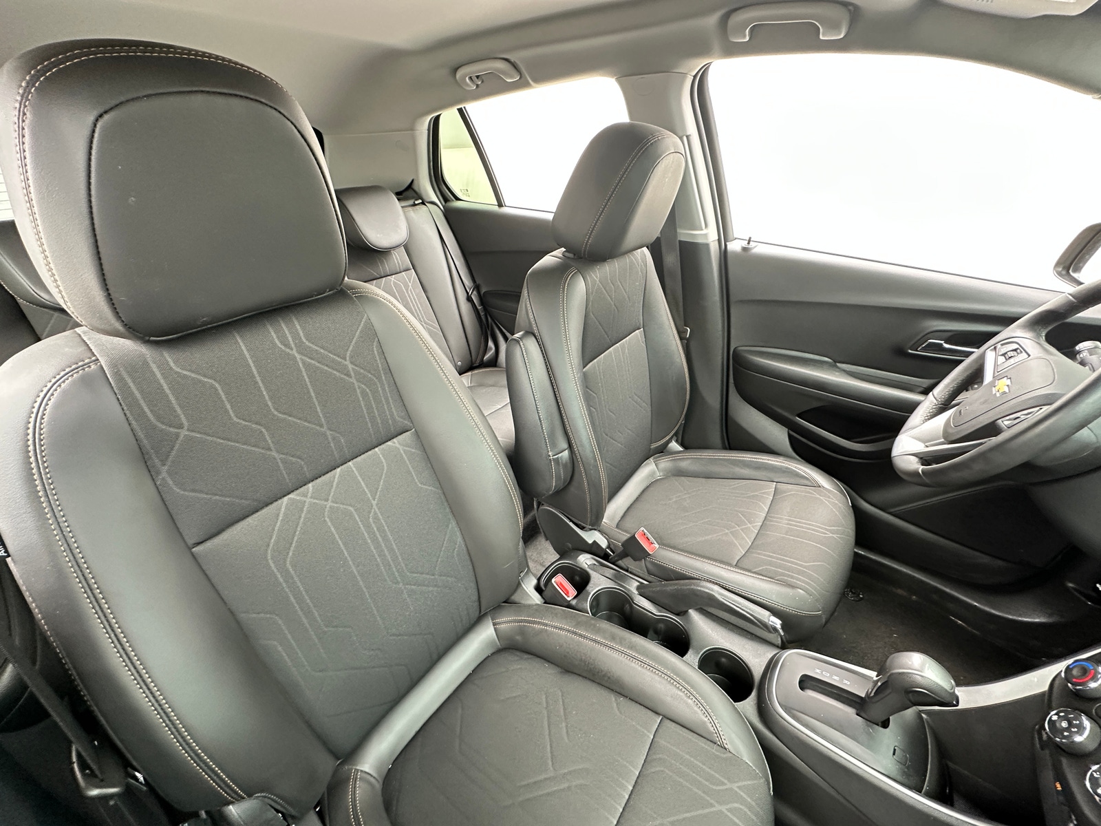 Thumbnail: 2021 Chevrolet Trax - 2