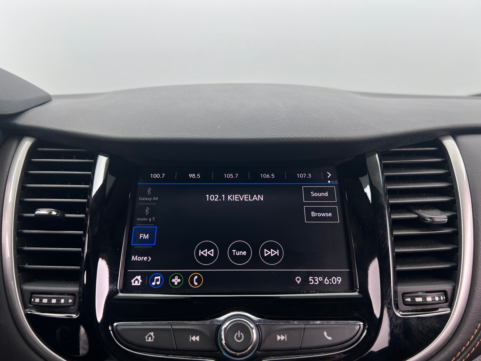 Thumbnail: 2021 Chevrolet Trax - 4