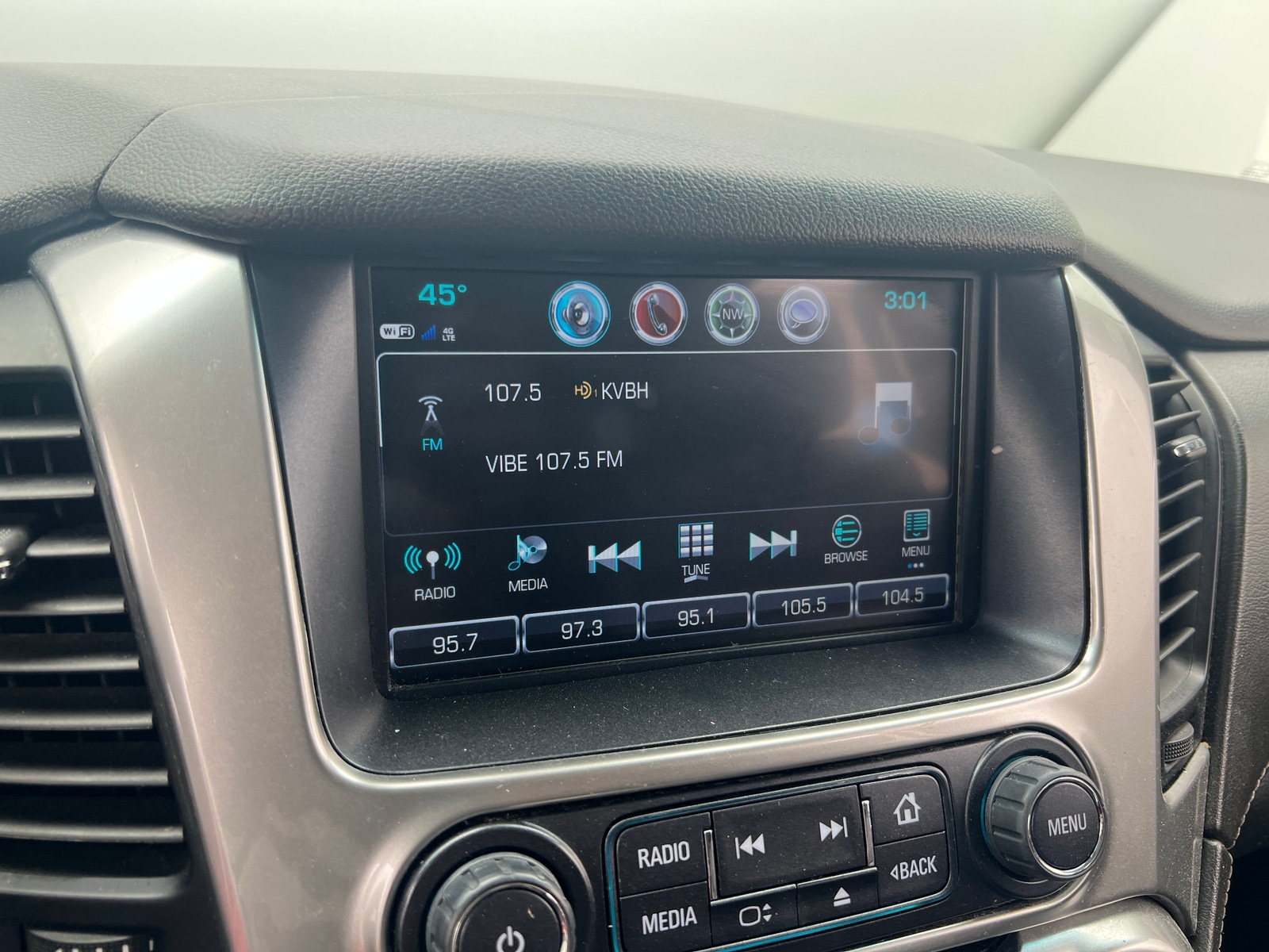 Thumbnail: 2020 Chevrolet Tahoe - 3