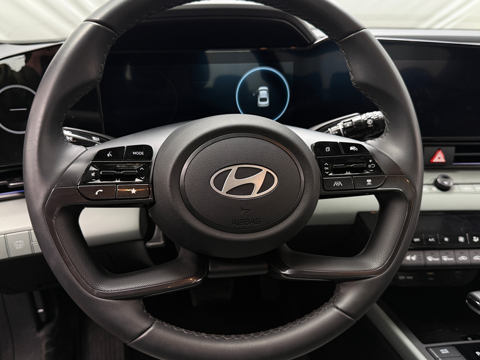 Thumbnail: 2025 Hyundai Elantra - 4