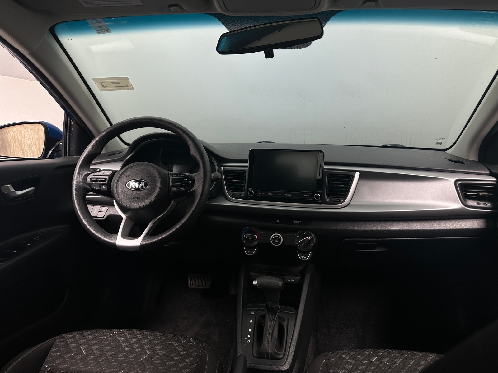 Thumbnail: 2021 Kia Rio - 3