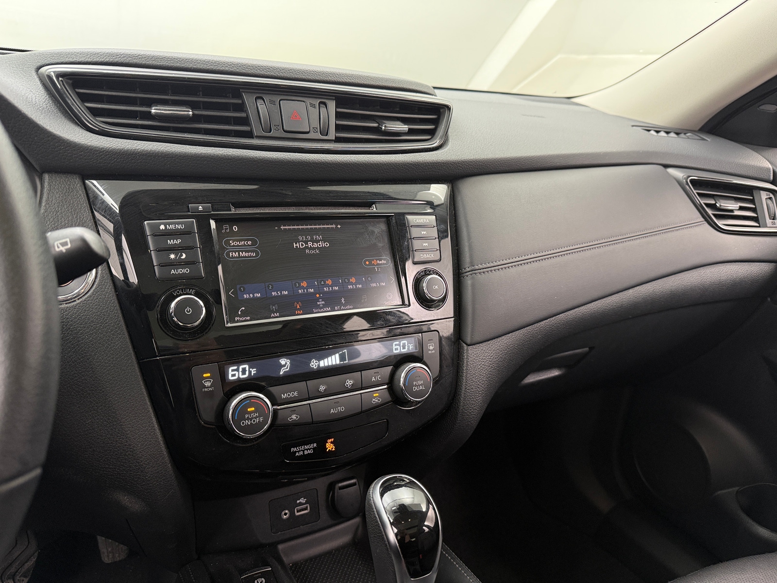 Thumbnail: 2020 Nissan Rogue - 3