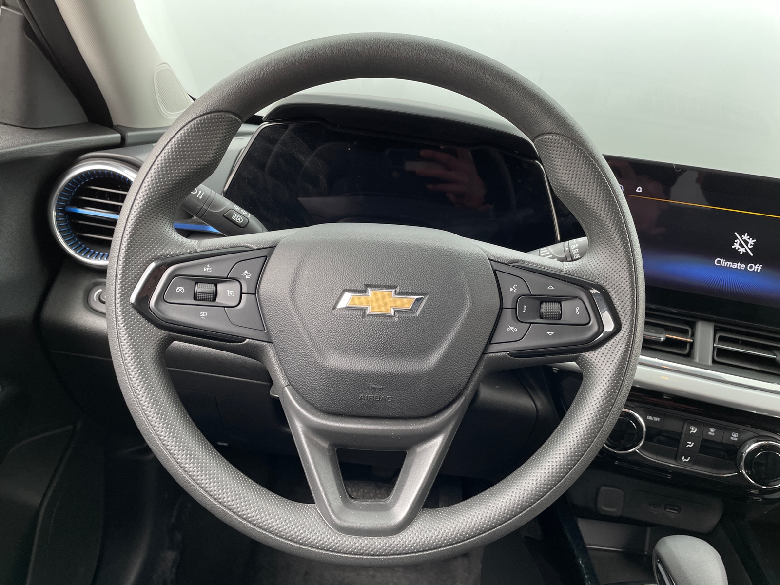 Thumbnail: 2025 Chevrolet Trax - 5
