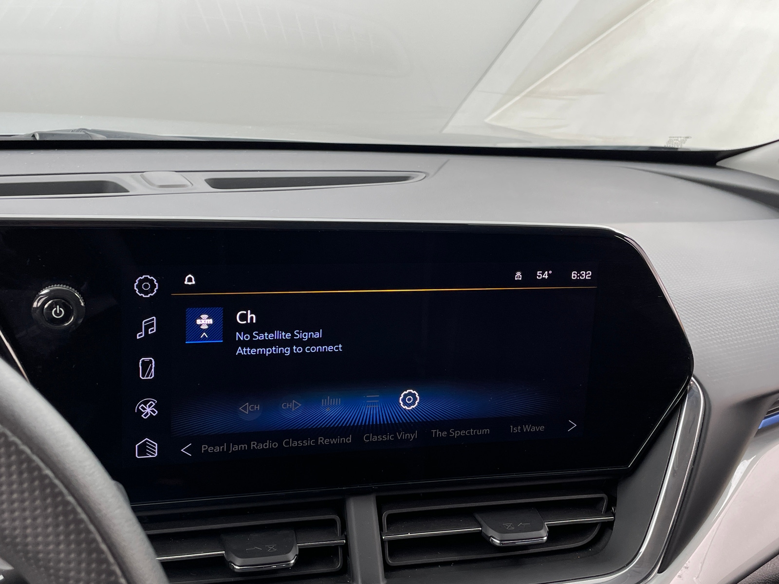 Thumbnail: 2025 Chevrolet Trax - 4