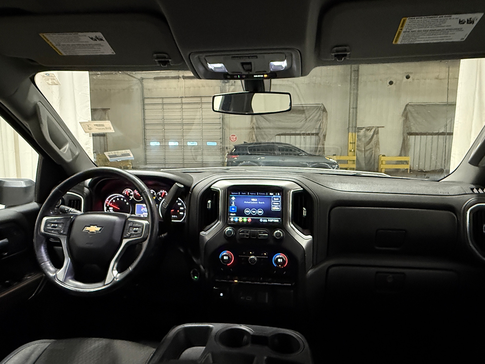 Thumbnail: 2020 Chevrolet Silverado 1500 - 3