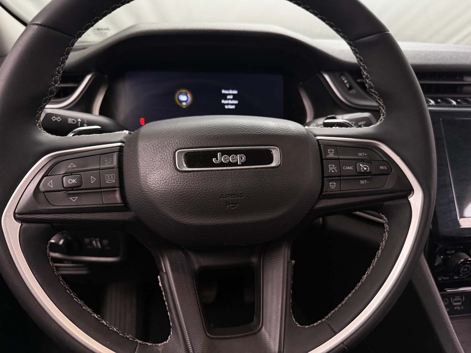 Thumbnail: 2023 Jeep Grand Cherokee - 5