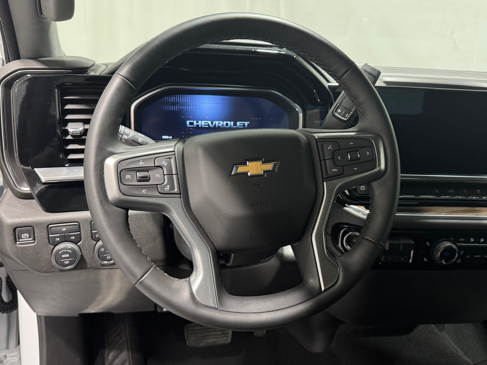 Thumbnail: 2025 Chevrolet Silverado 2500 - 5