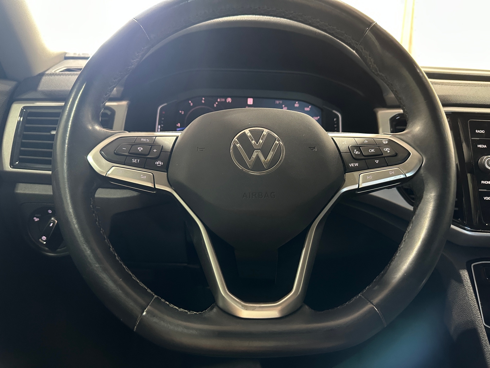 Thumbnail: 2021 Volkswagen Atlas - 4