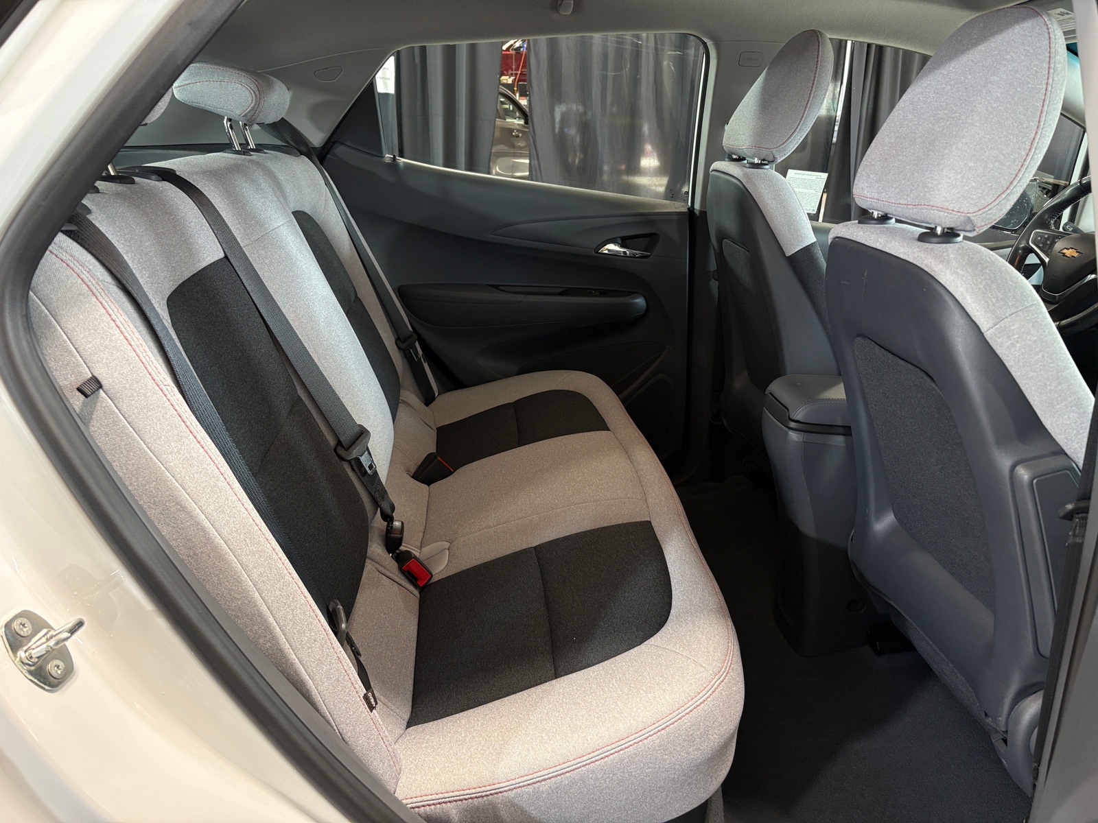 Thumbnail: 2018 Chevrolet Bolt EV - 6