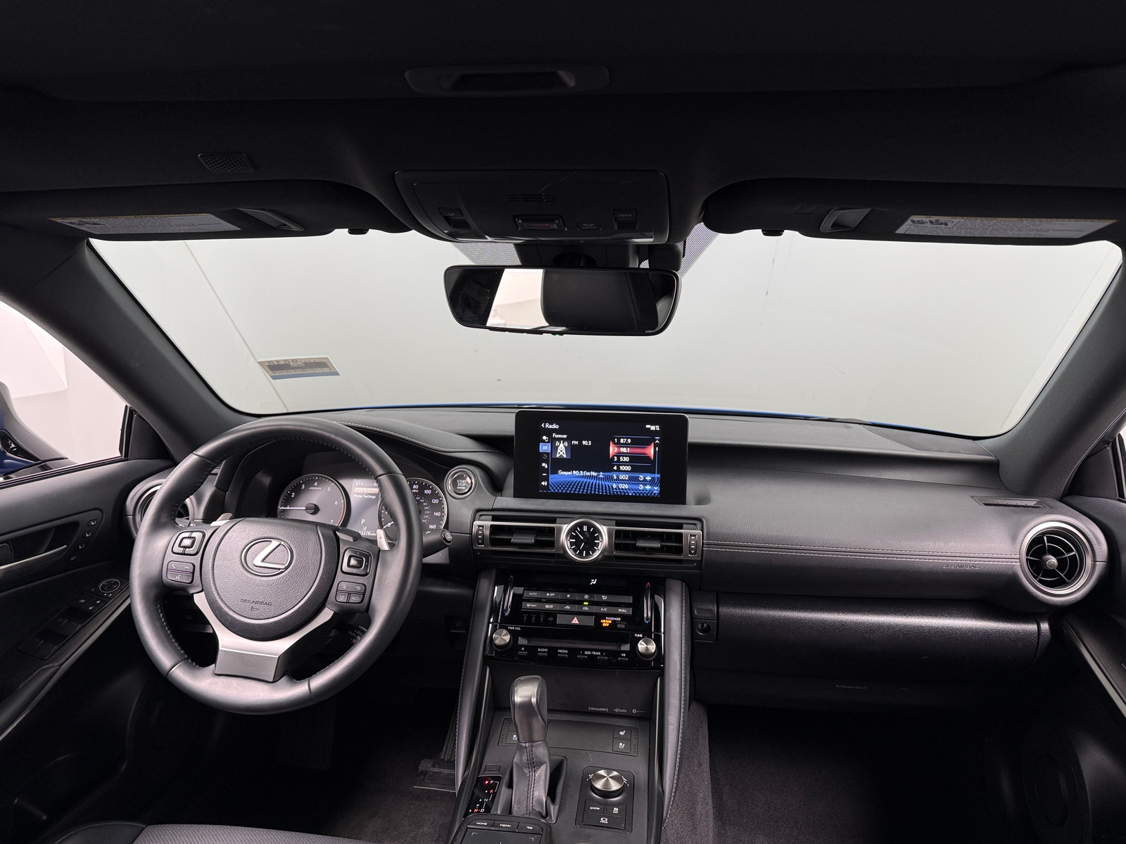 Thumbnail: 2022 Lexus IS - 2