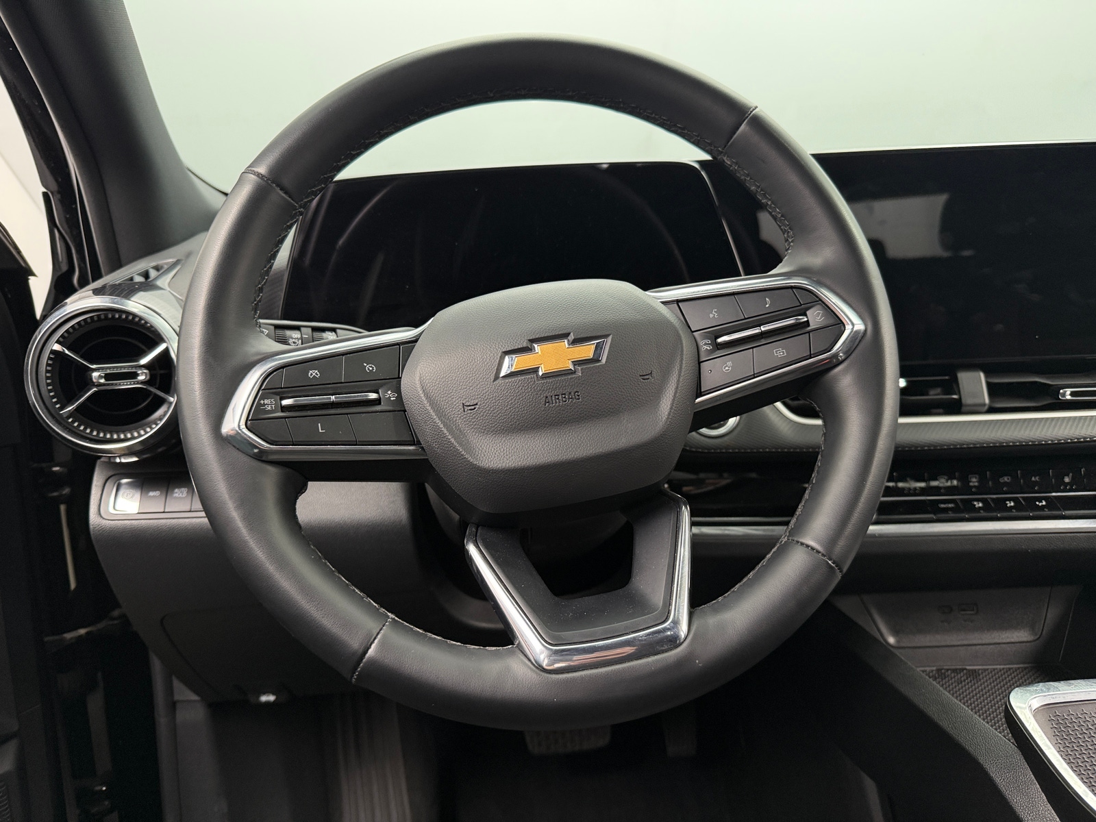 Thumbnail: 2025 Chevrolet Equinox - 5