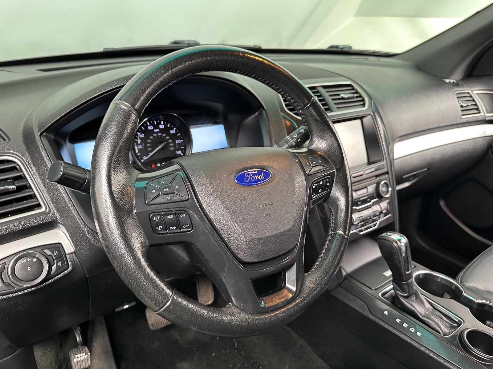 Thumbnail: 2016 Ford Explorer - 4