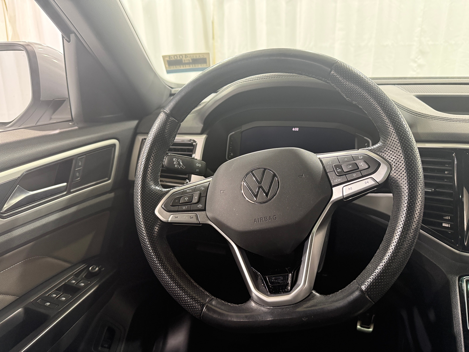 Thumbnail: 2021 Volkswagen Atlas - 4