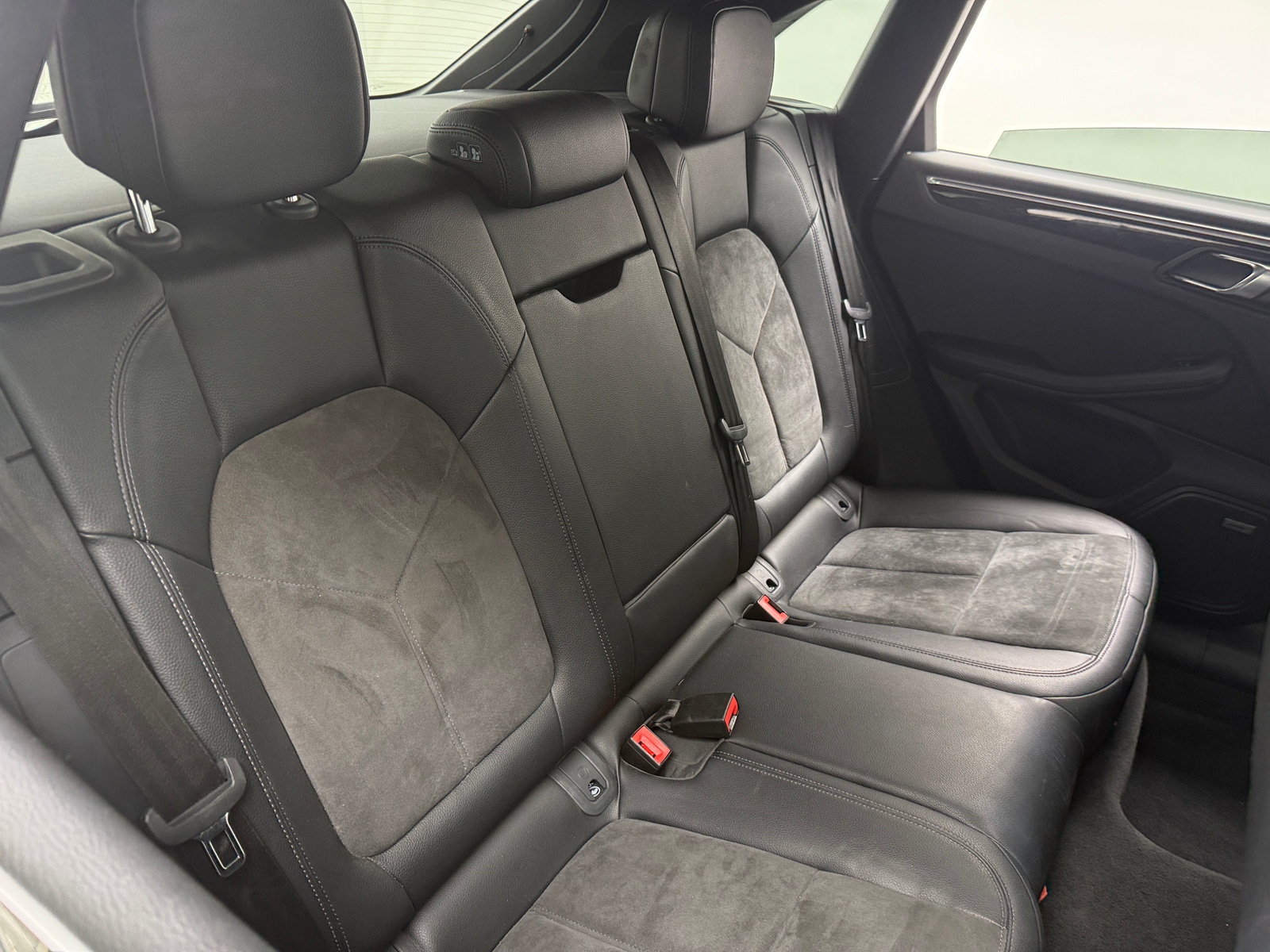 Thumbnail: 2021 Porsche Macan - 5