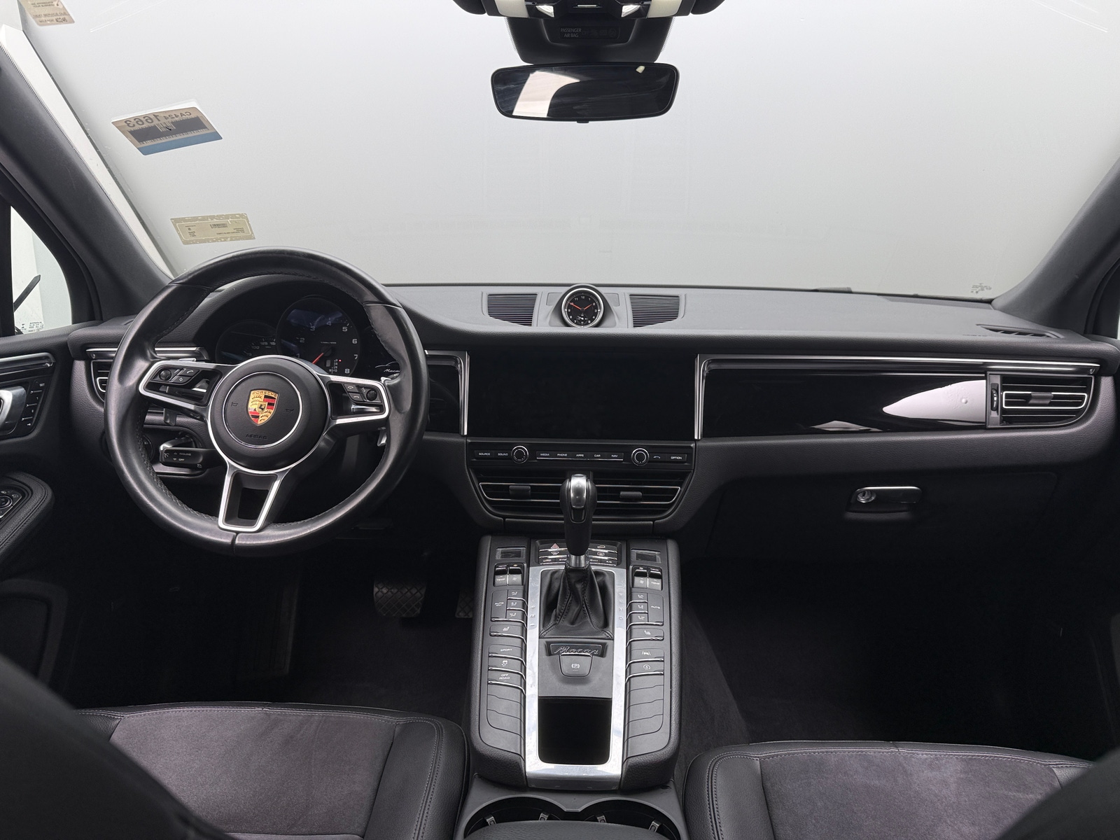 Thumbnail: 2021 Porsche Macan - 2