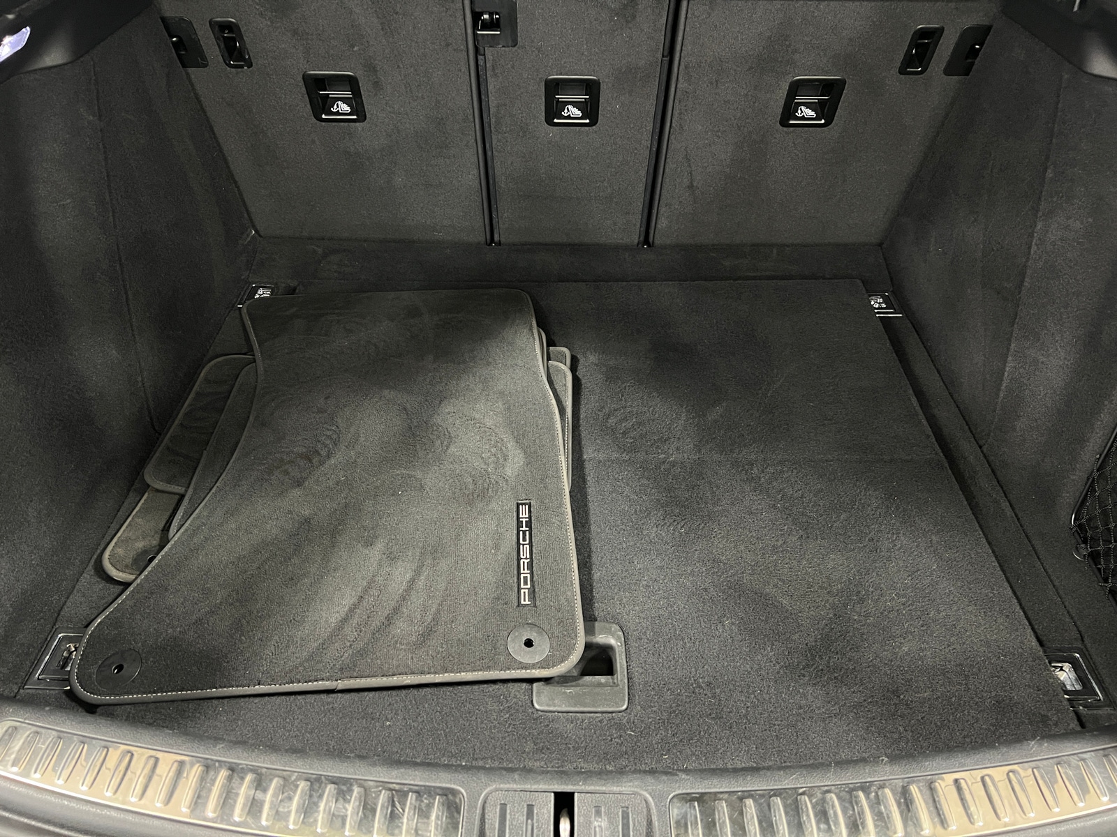 Thumbnail: 2021 Porsche Macan - 6