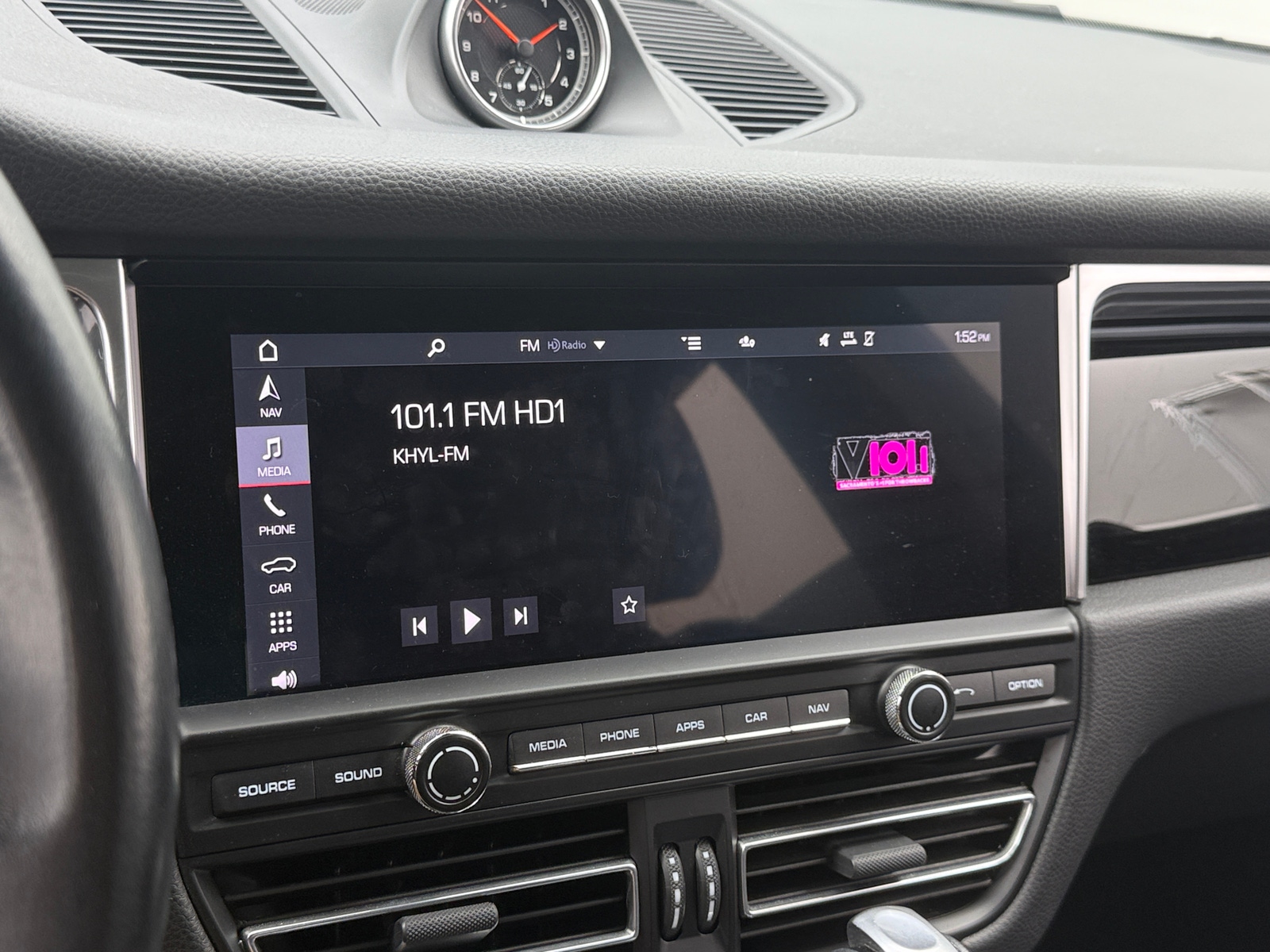 Thumbnail: 2021 Porsche Macan - 3