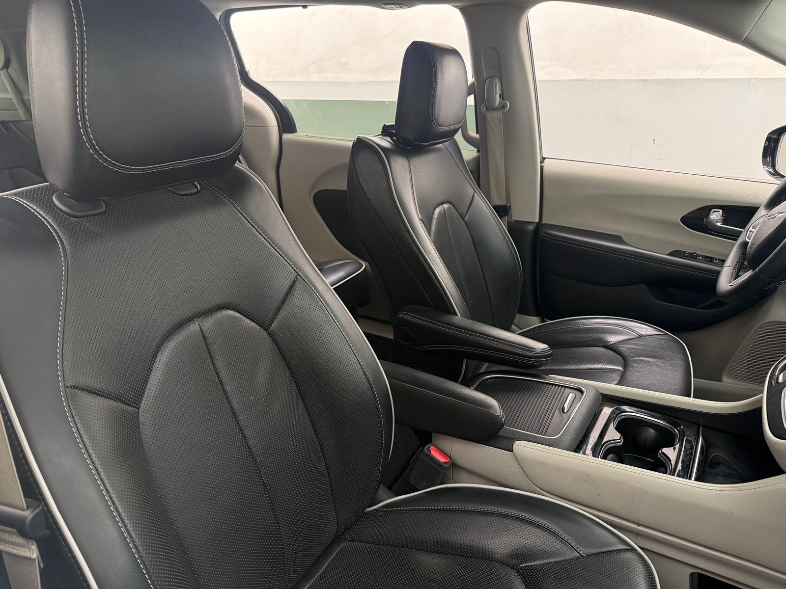 Thumbnail: 2024 Chrysler Pacifica - 2