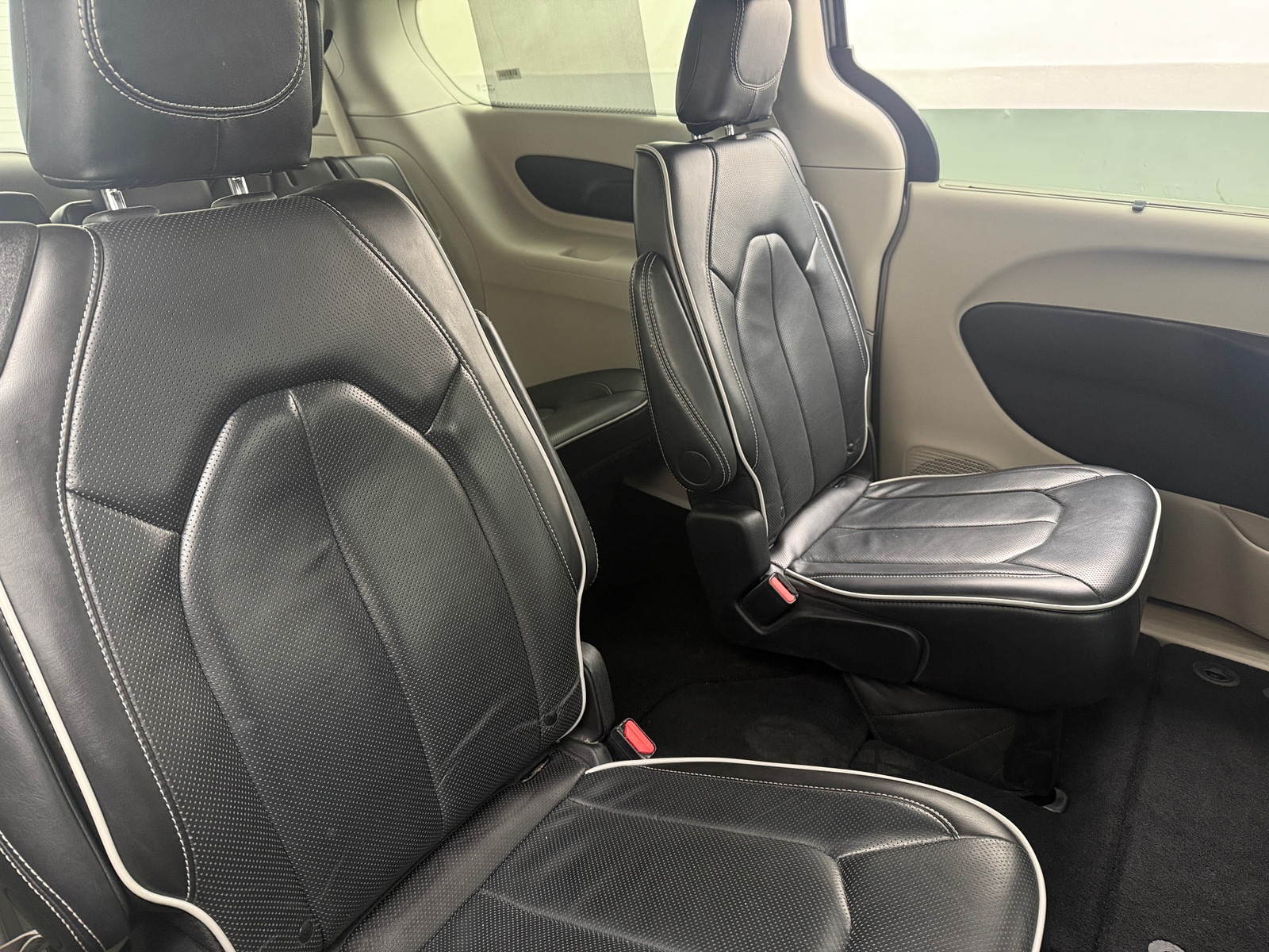 Thumbnail: 2024 Chrysler Pacifica - 6