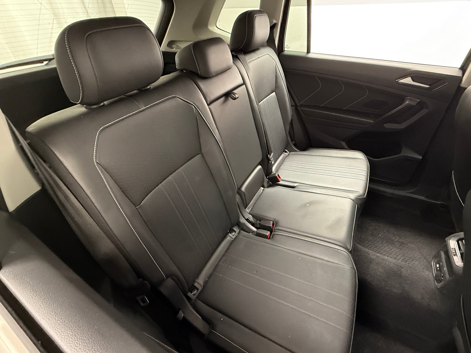 Thumbnail: 2022 Volkswagen Tiguan - 5