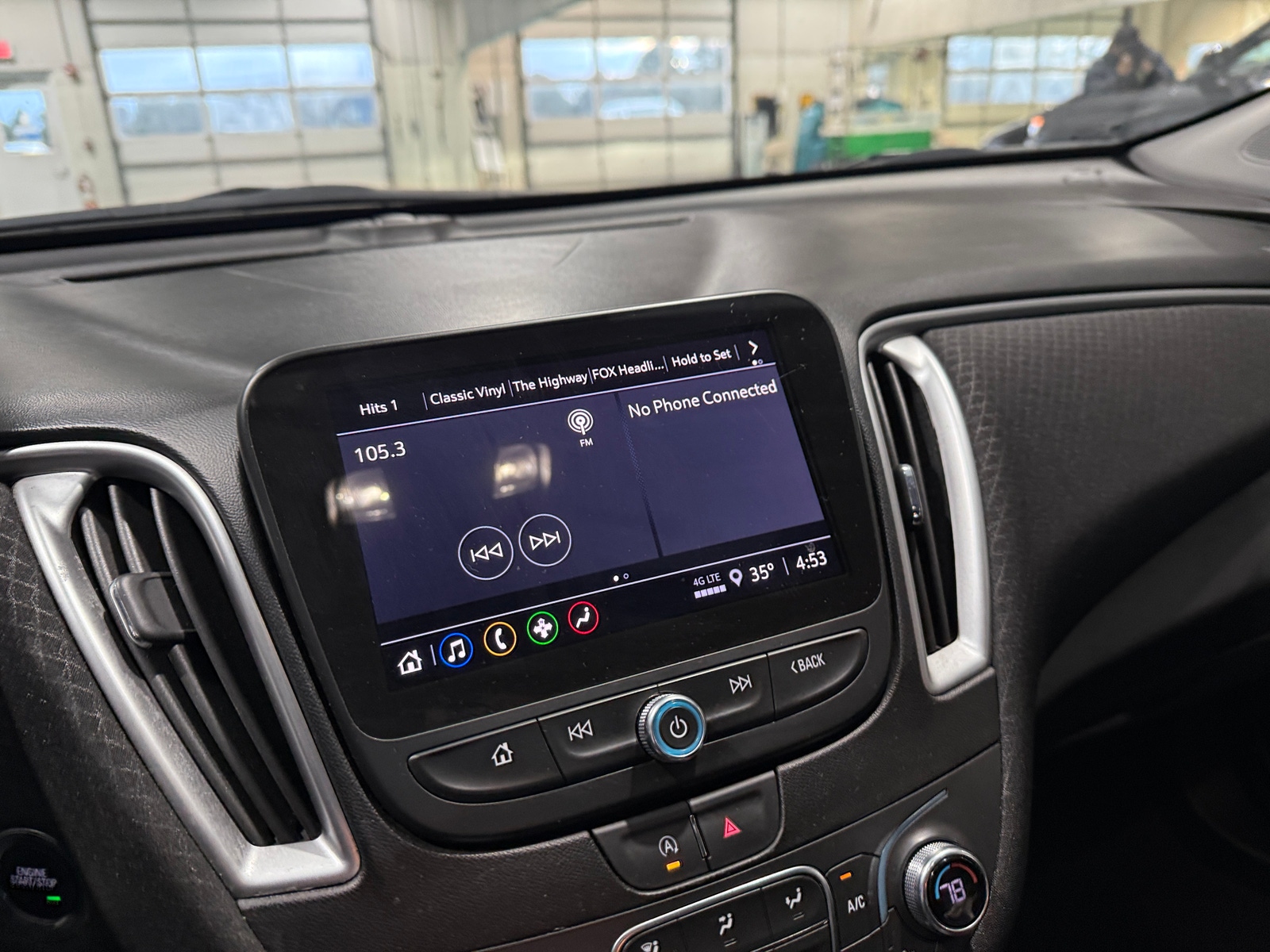 Thumbnail: 2024 Chevrolet Malibu - 4