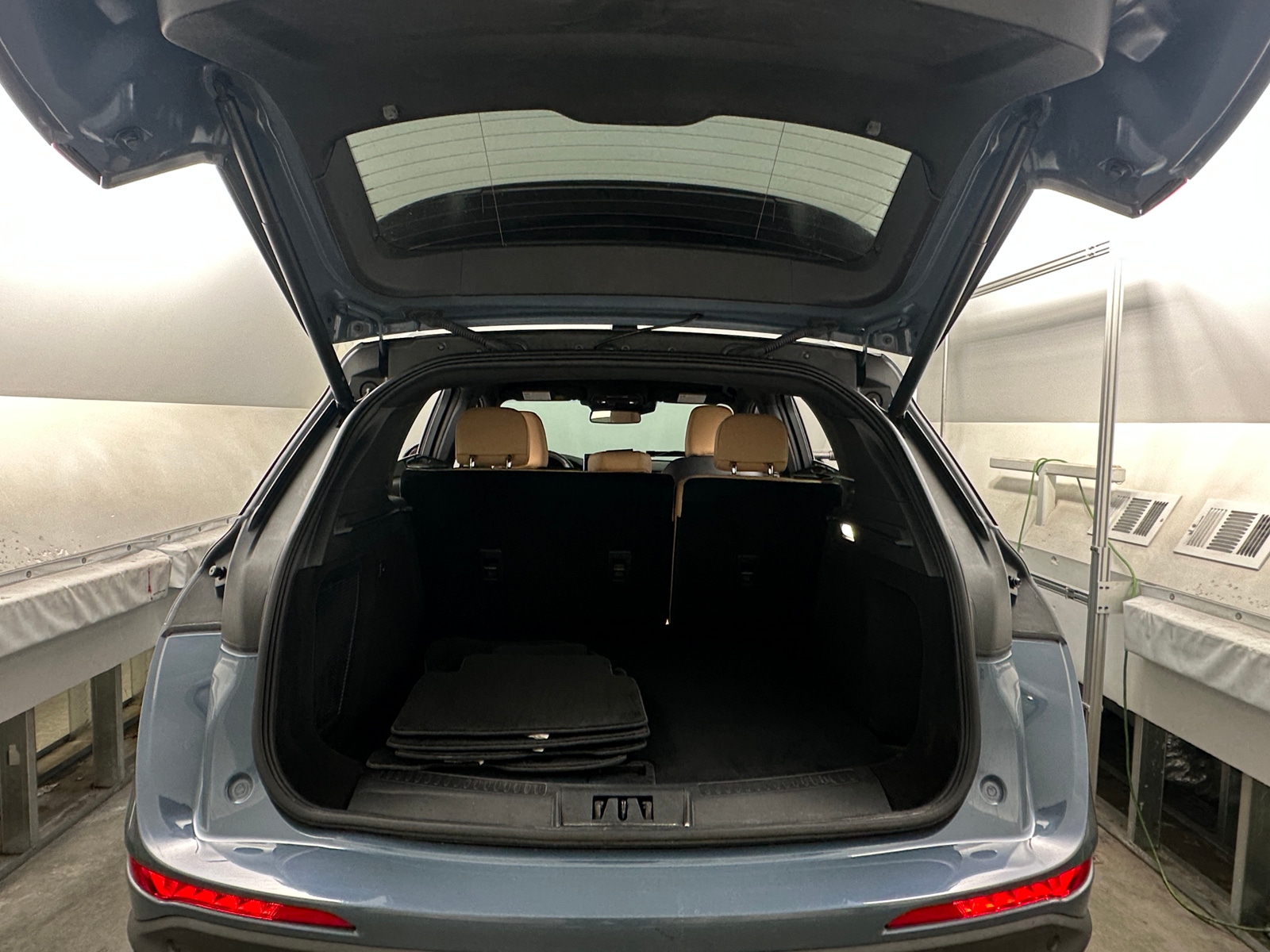 Thumbnail: 2023 Lincoln Corsair - 6