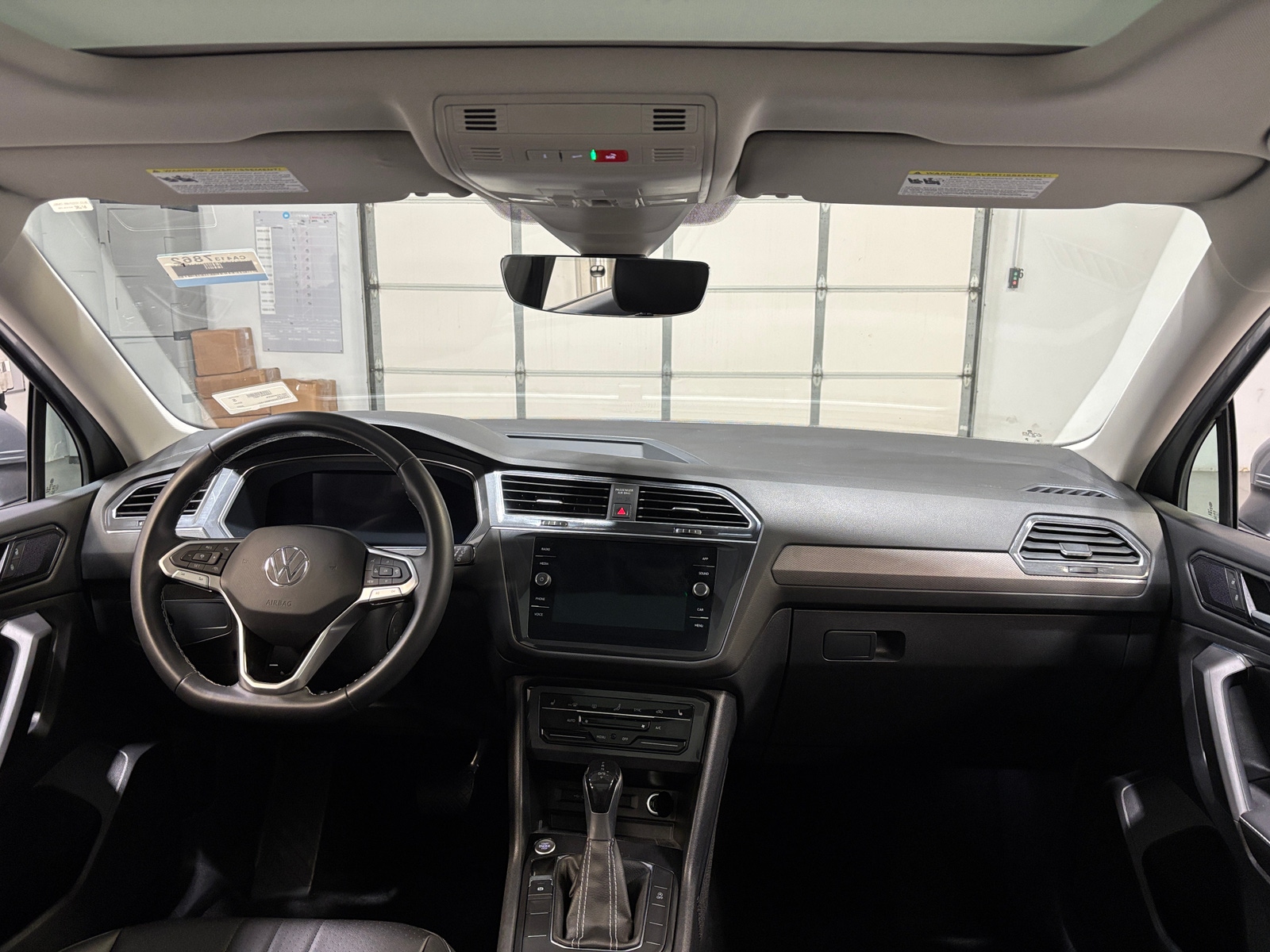 Thumbnail: 2023 Volkswagen Tiguan - 2