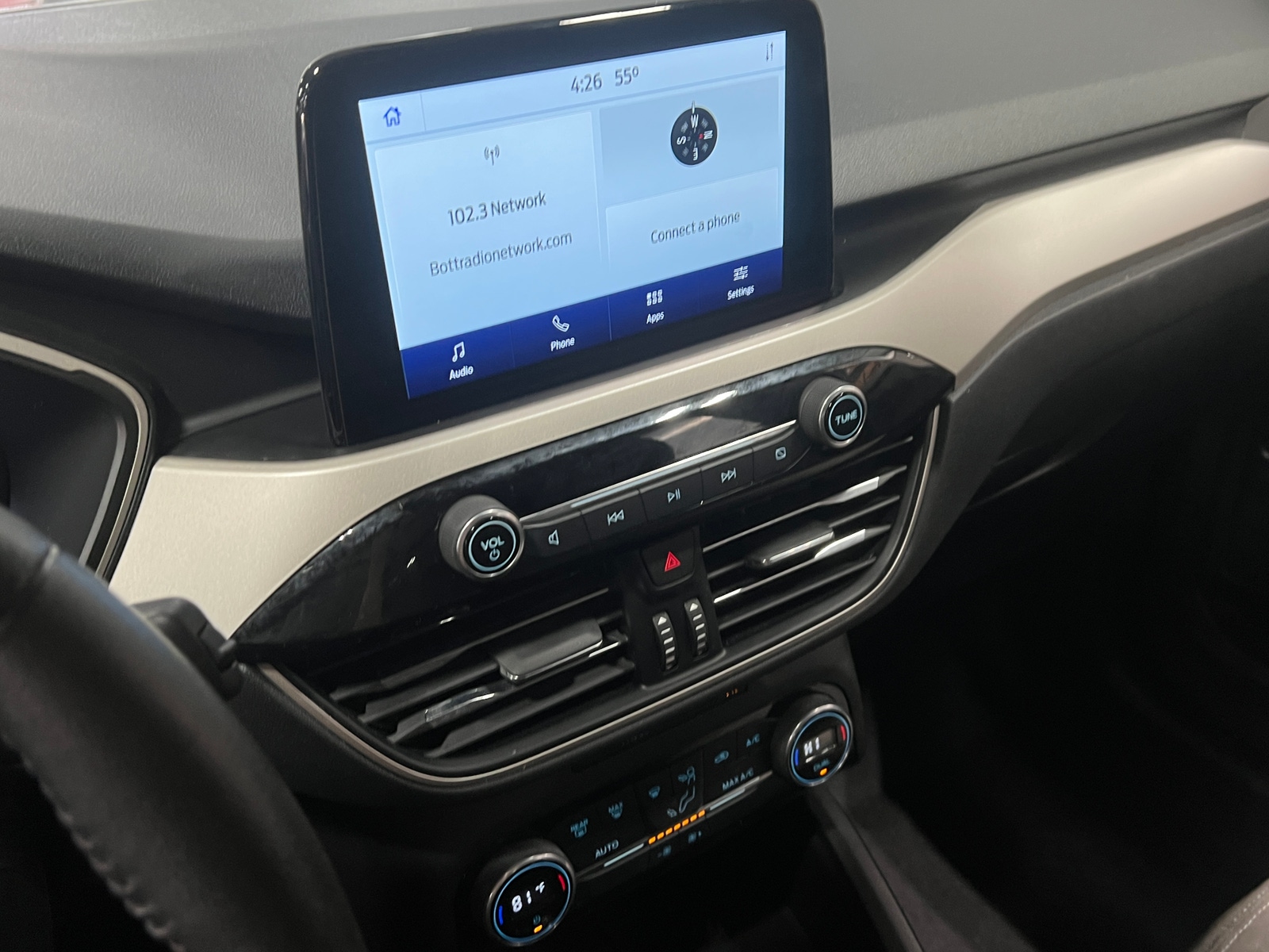 Thumbnail: 2021 Ford Escape - 4