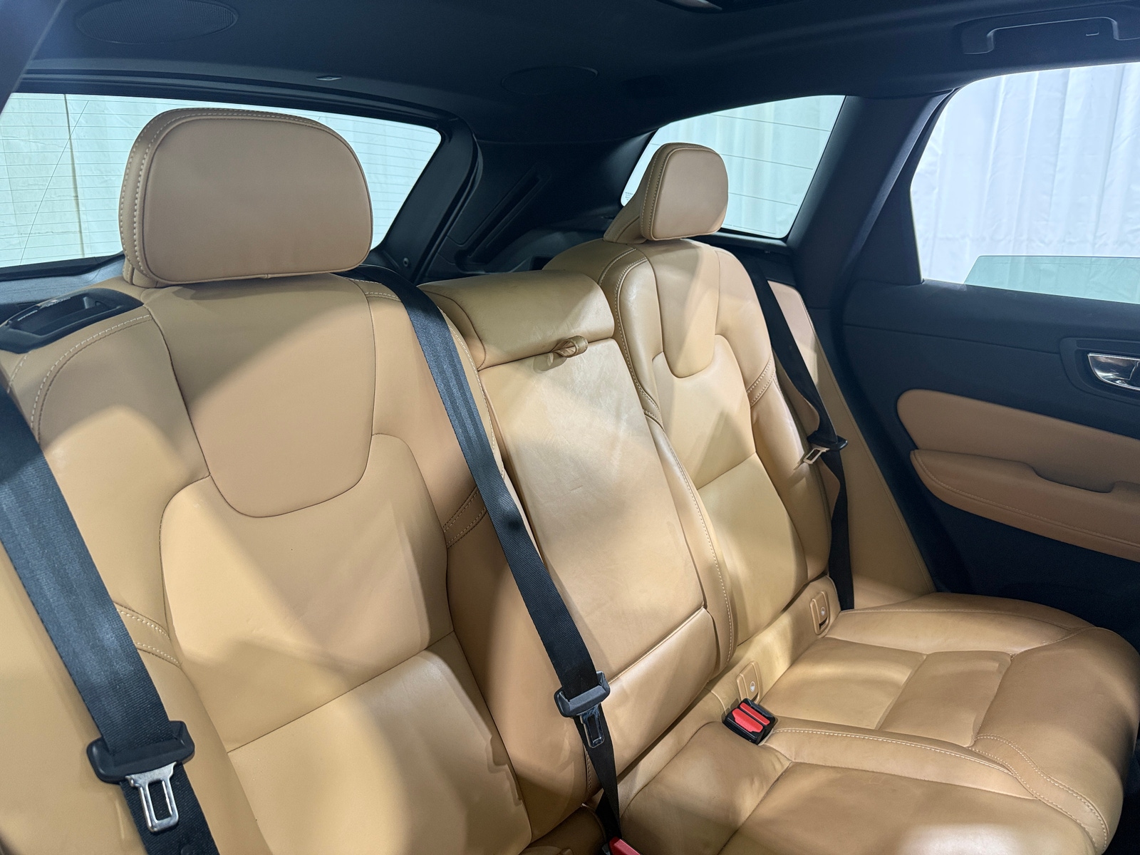 Thumbnail: 2022 Volvo XC60 - 5