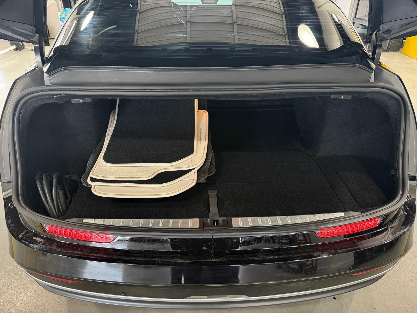 Thumbnail: 2022 Lucid Air - 6